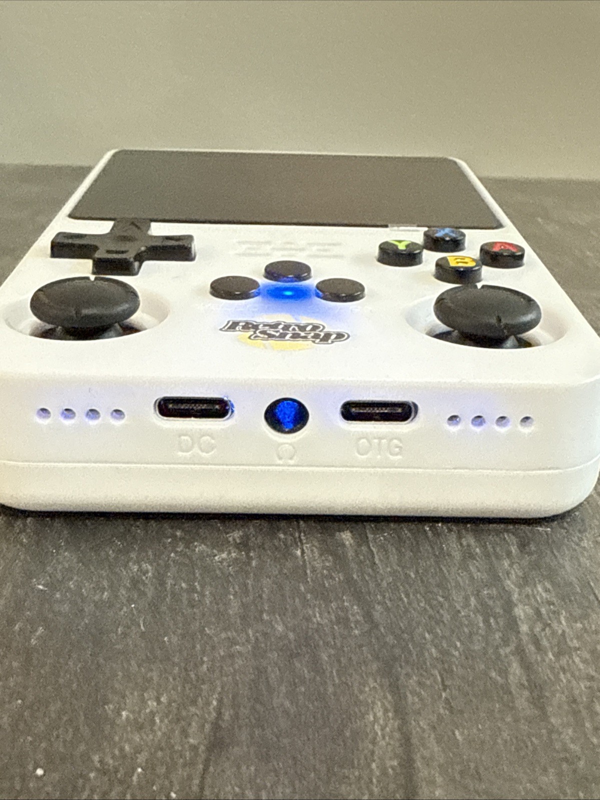 Retro Snap Handheld Game Console with traveling case! Charger not included