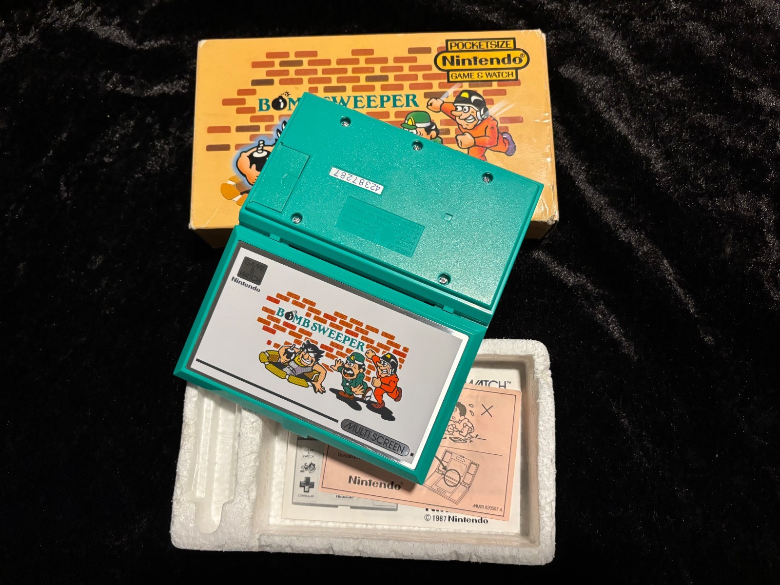 Nintendo Game BOMB SWEEPER electronic operated classic toy collector hobby