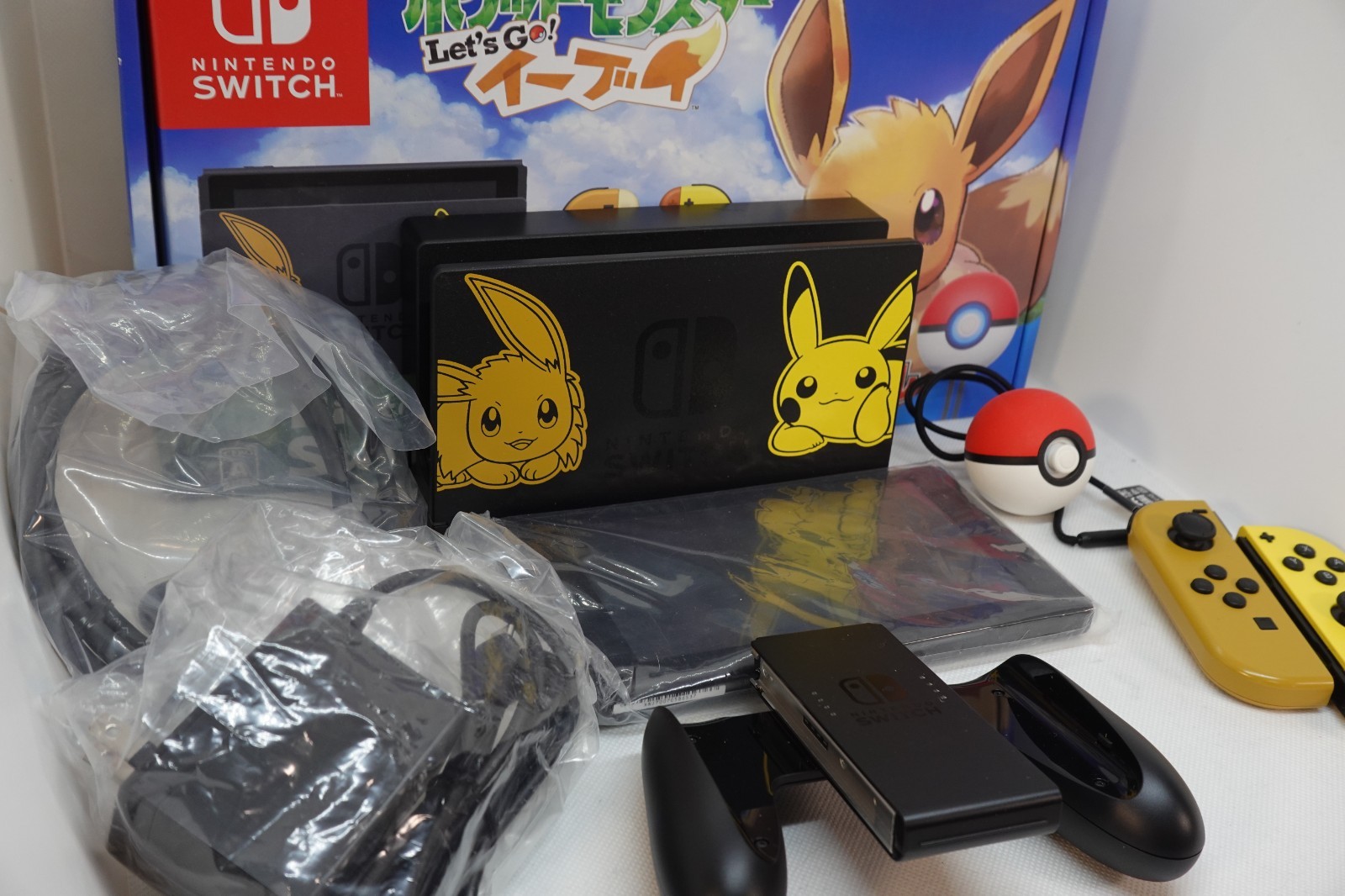 Nintendo Switch Pokemon Let’s Go Pikachu Eevee Edition Console Ball Plus F/S