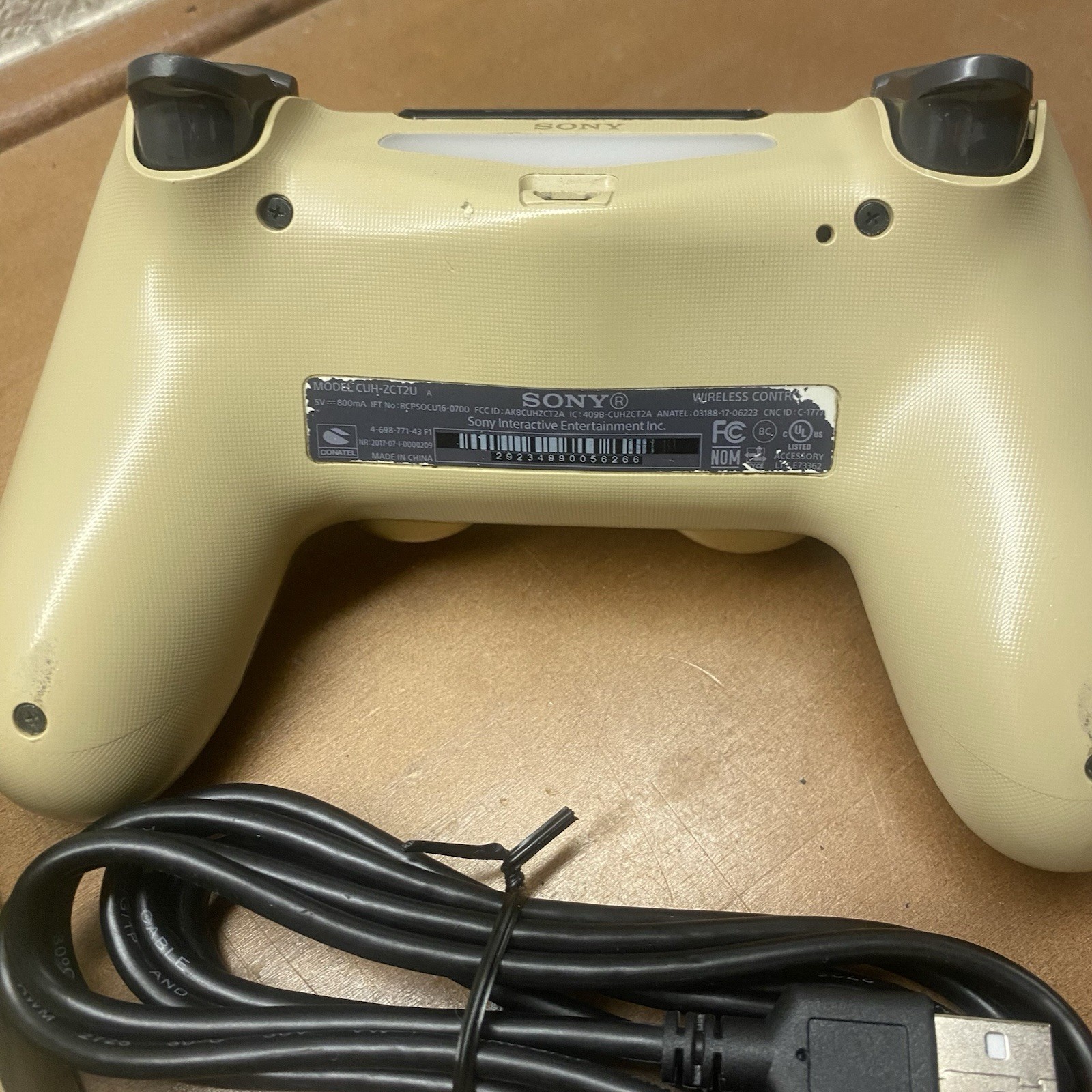 Sony PlayStation 4 PS4 Slim 1TB Gold Console CUH-2015B W/ Gold Controller