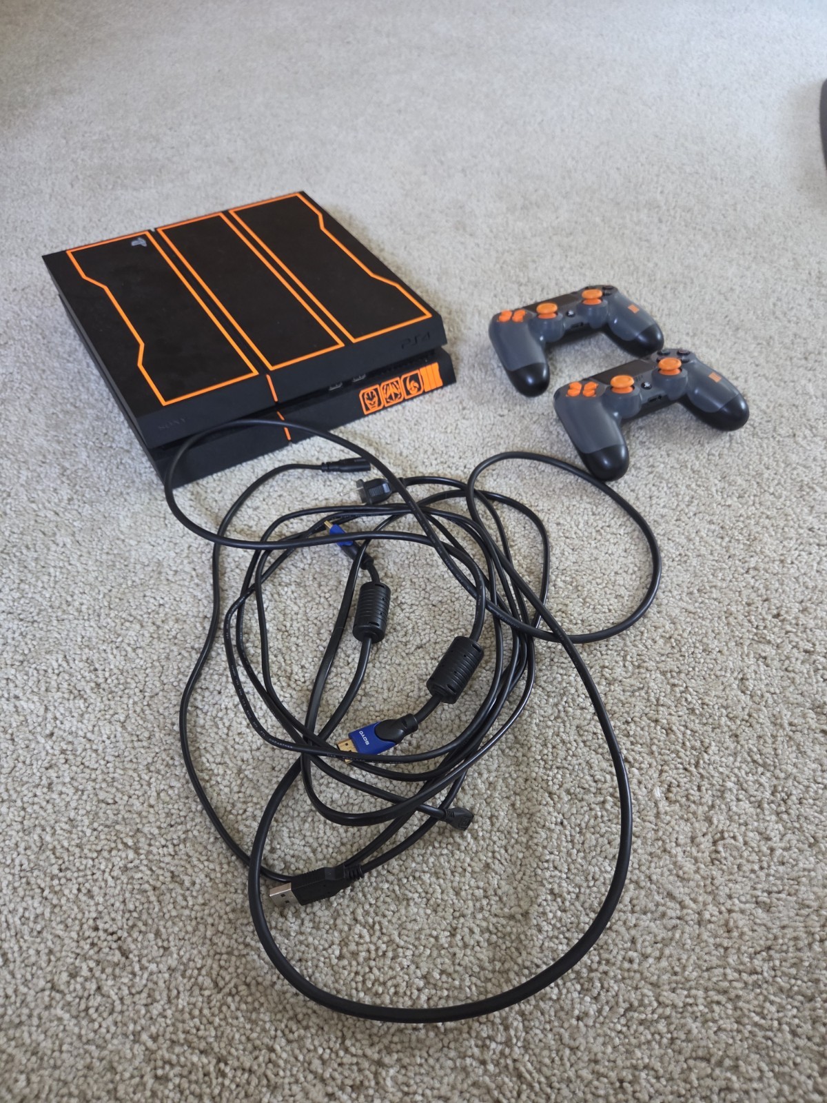 PS4 Limited Edition Call Of Duty Black Ops 3 Console w/ game & Controller