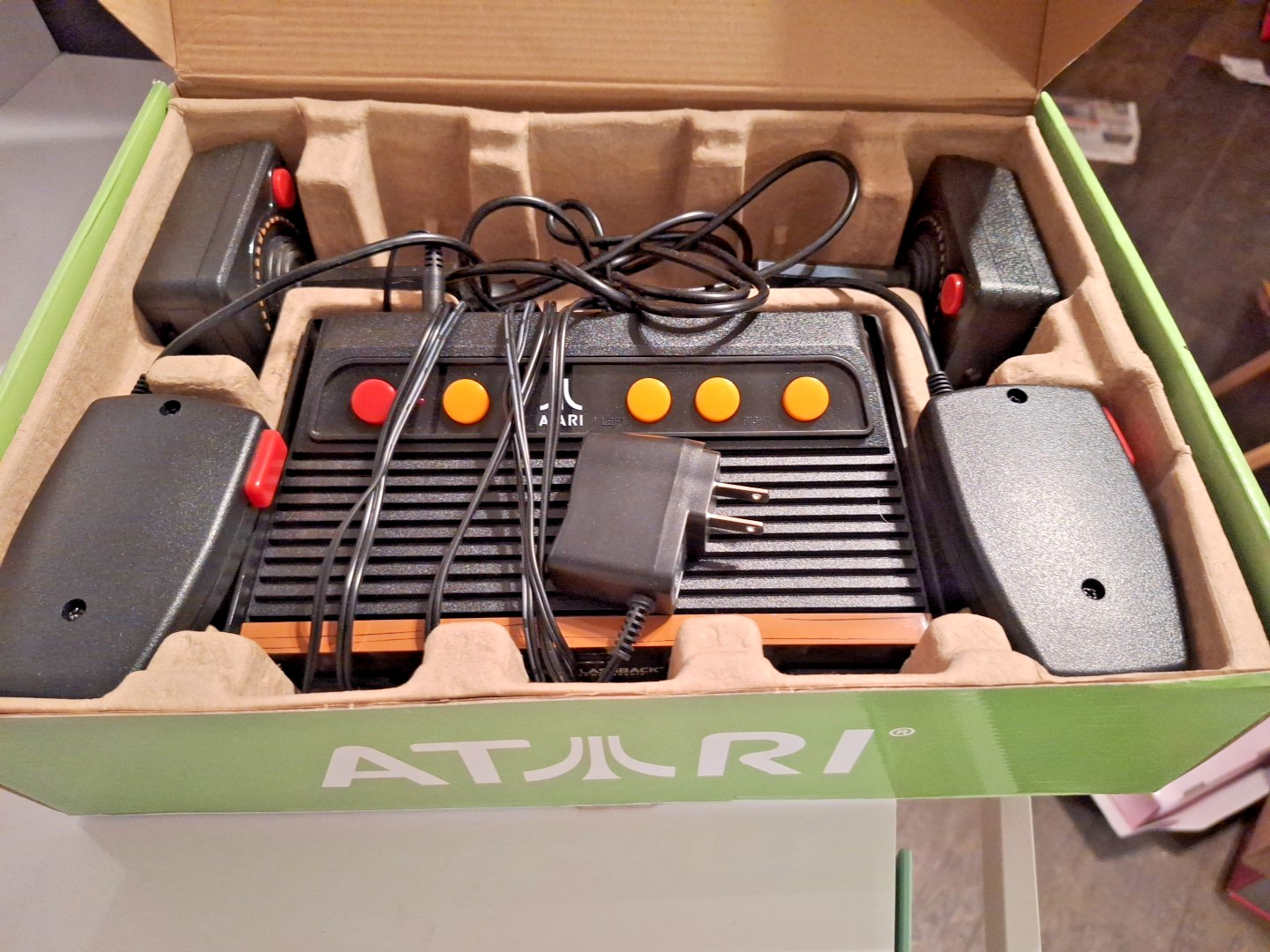 Atari Flashback 7 Classic Game Console 101 Built-In Games with Wireless Control