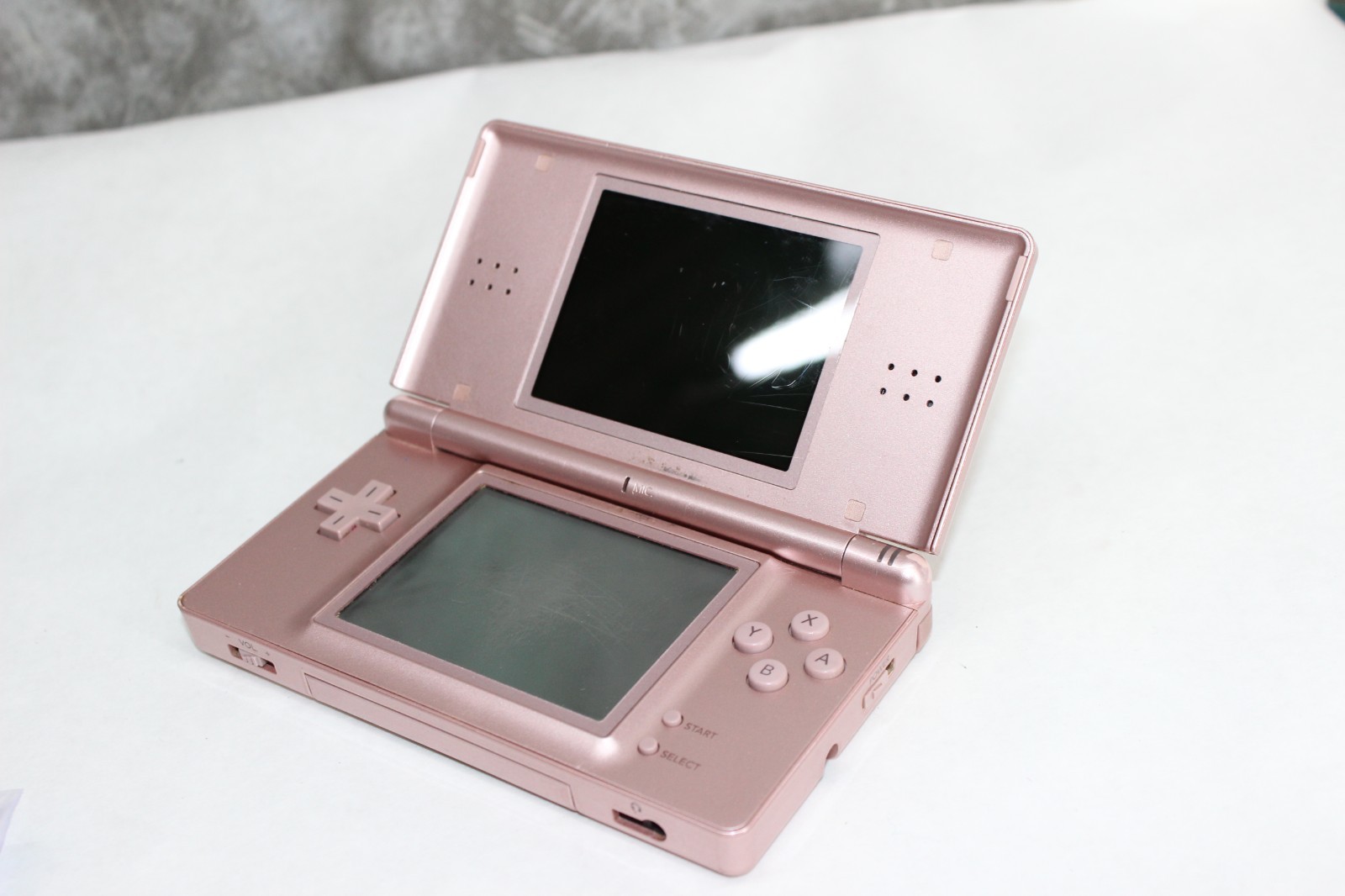 Nintendo DS Lite (Metallic Rose) – Tested/Works w/ Charger and box *READ*