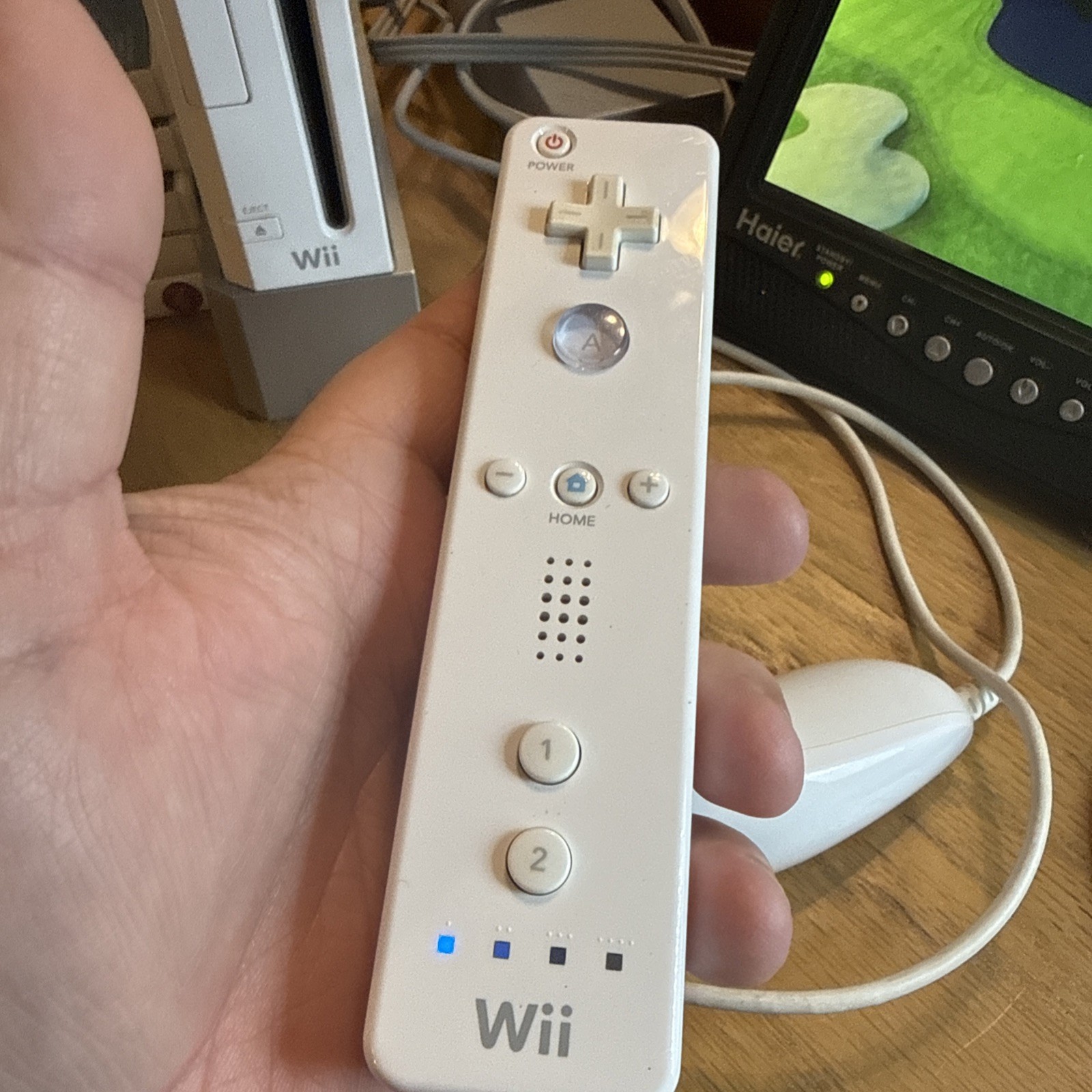 Nintendo Wii RVL-001 512 MB Home Console – White W/Games, Controller/Numchuck