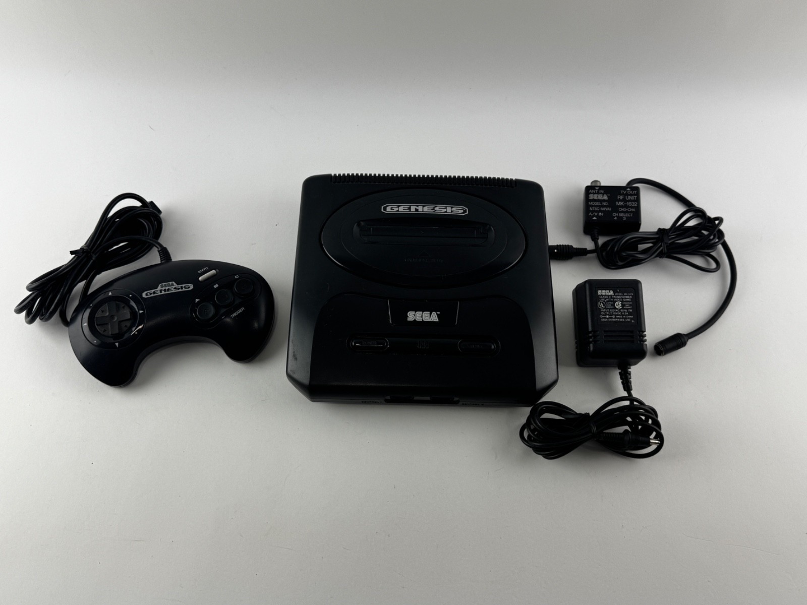 Sega Genesis Model 2 Console Bundle MK-1631 w/ Original Controller & Power Cord