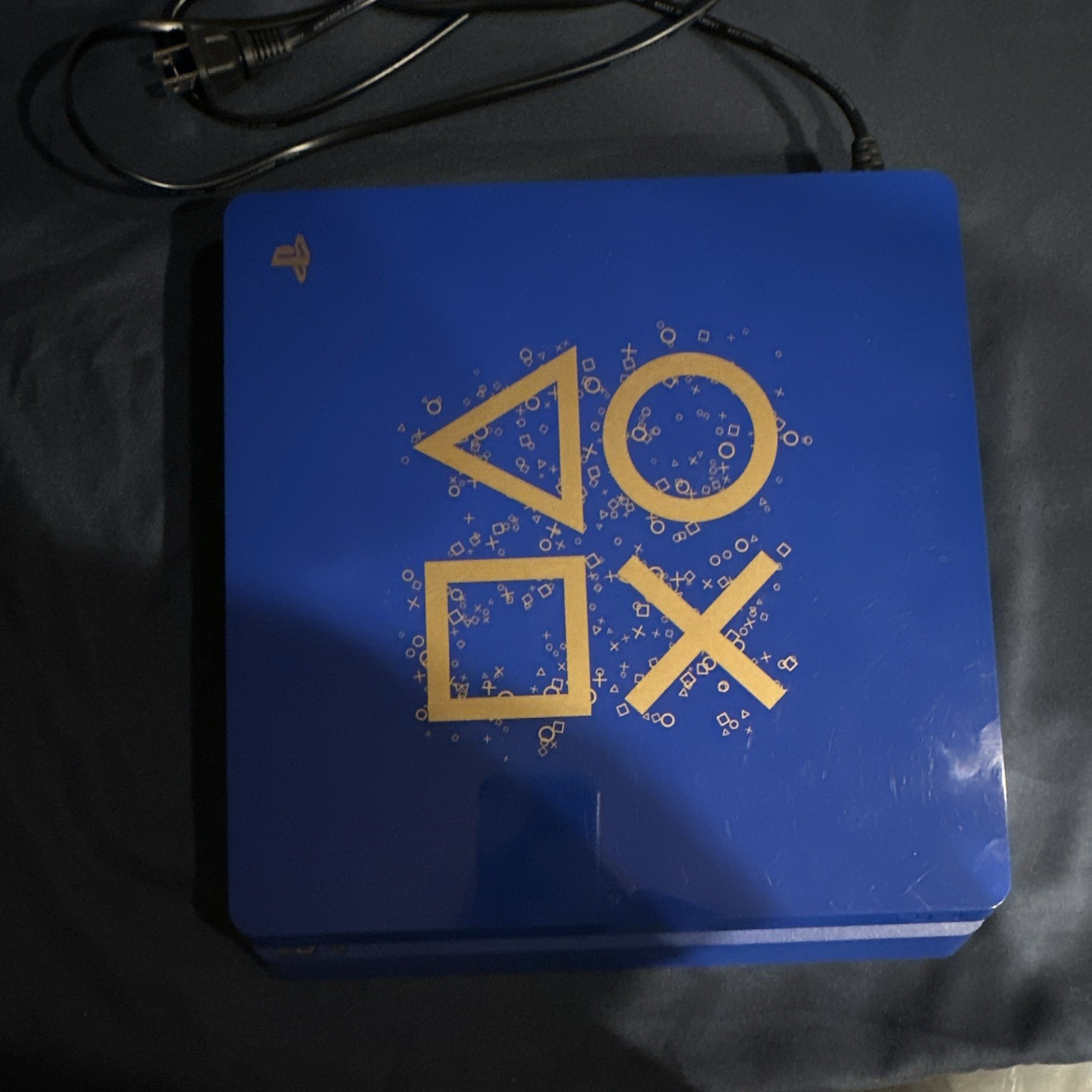 Sony PlayStation 4 days of Play Limited Edition Slim Blue.