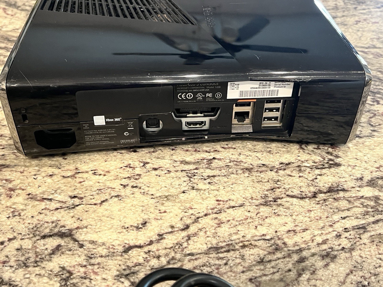 Xbox 360 S Model 1439 250 GB Black Console Bundle:Controller,Cables,Game
