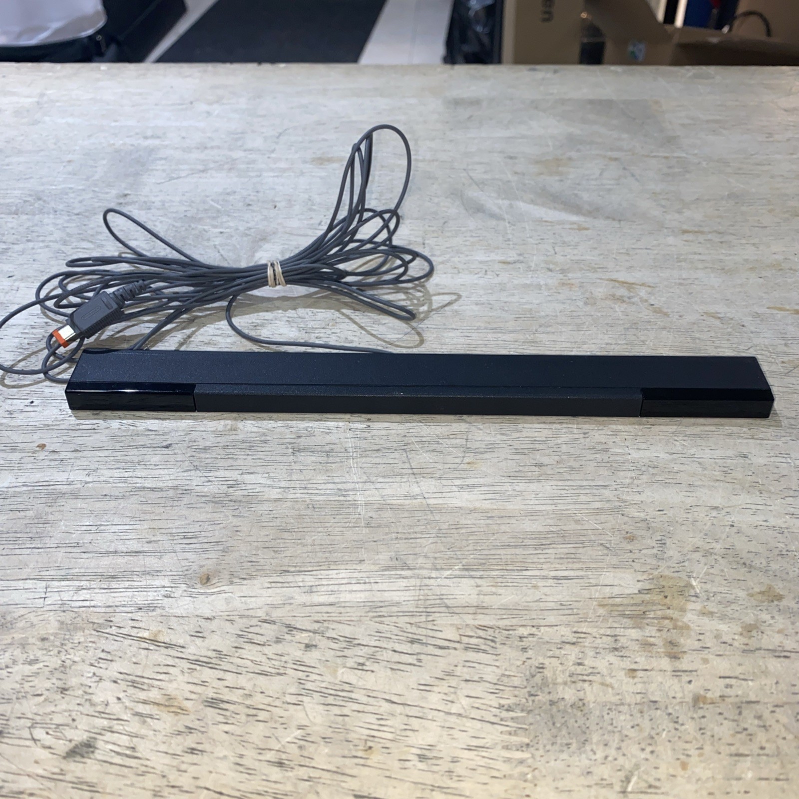 Nintendo Wii Console RVL-101 Black System with 2 Remotes, Sensor Bar Etc