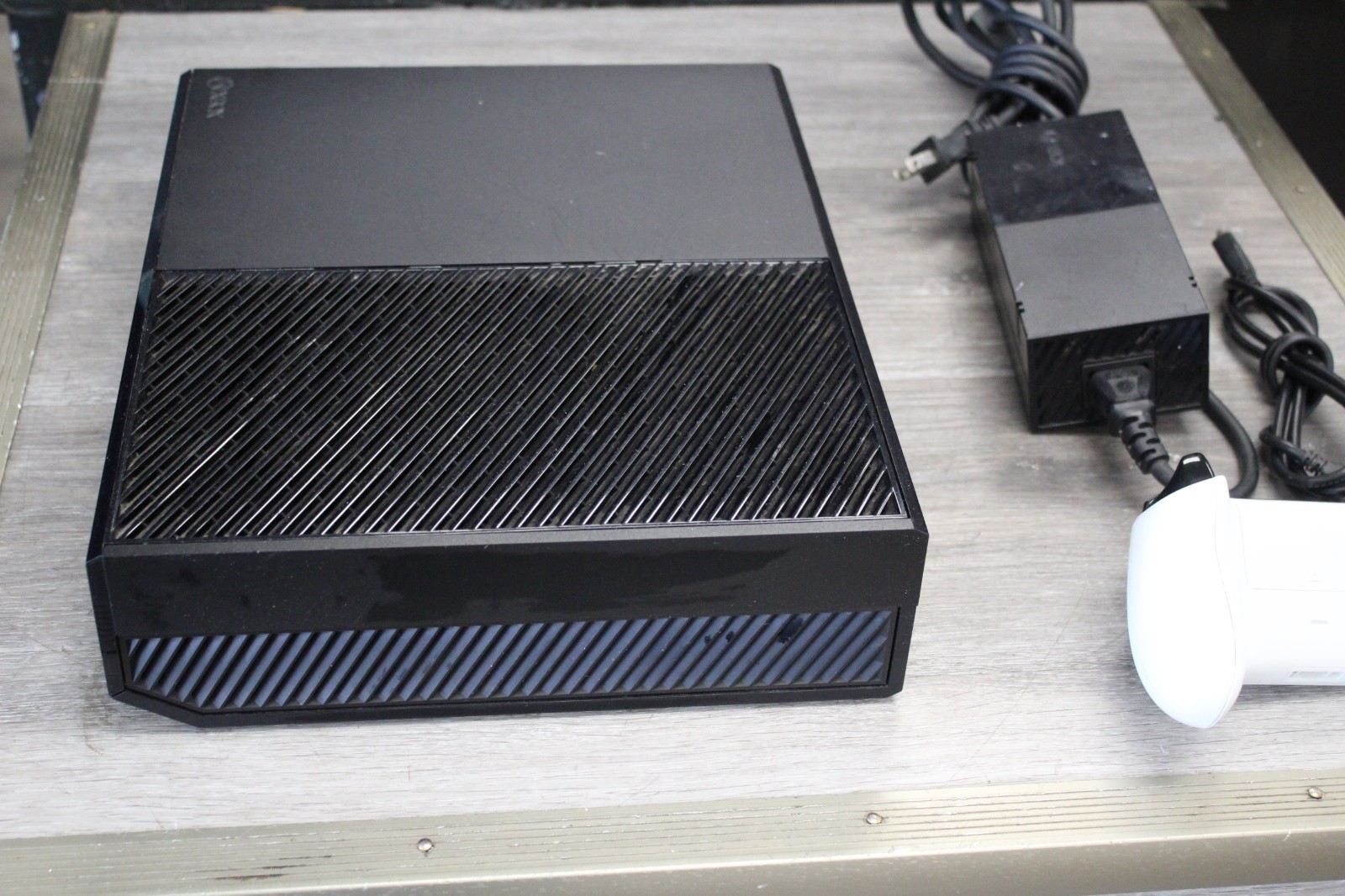 Microsoft Xbox One 500GB Console Original – Black with White Wiress Controller