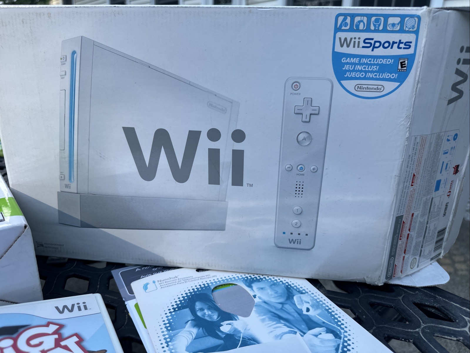 Nintendo Wii Play & Sports Console W/ 4 Games Remotes Original Box Original Box