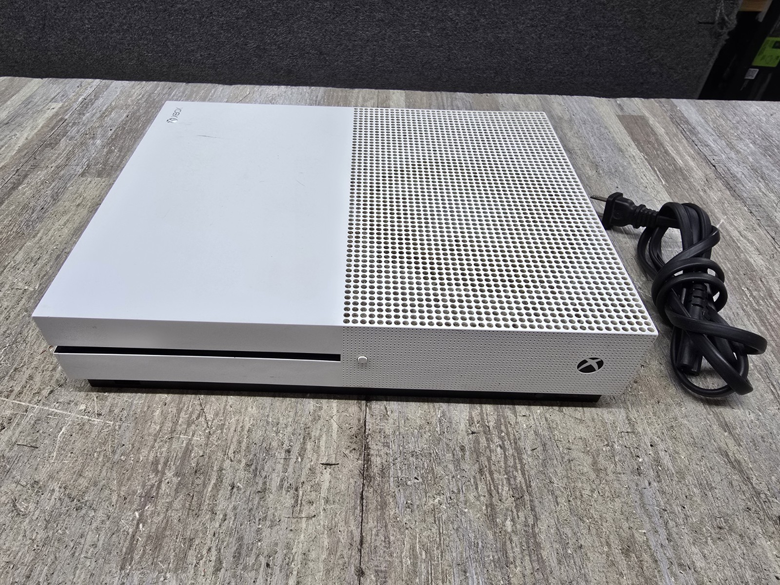 Microsoft Xbox One S 1681 White Console Onlyb1TB with Power Cord TESTED