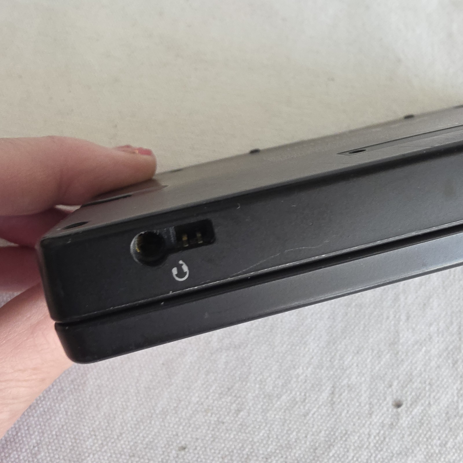 Nintendo DSi Game Console Only For Parts & Repairs (Black )