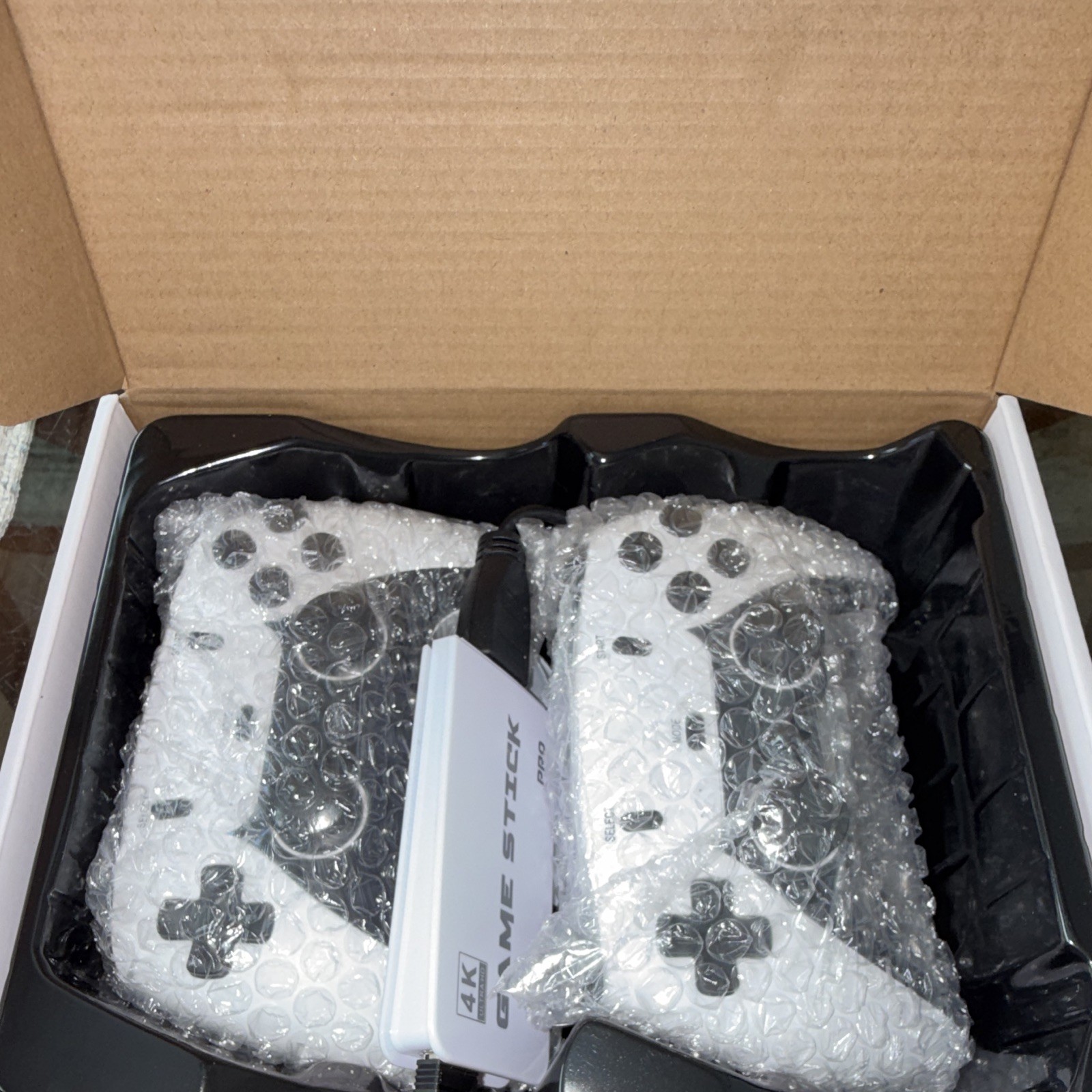 Game 4K UHD 2.4G Wireless Microconsole w/ 2 Controllers HDMI USB White/Black