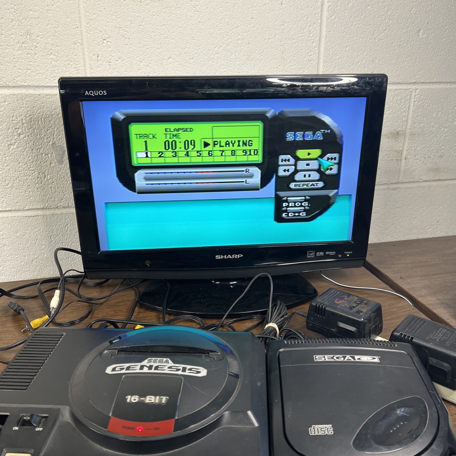 SEGA Genesis Model 1 1601 SEGA CD Model 2 MK-4102 2 Controllers Working NO CORDS
