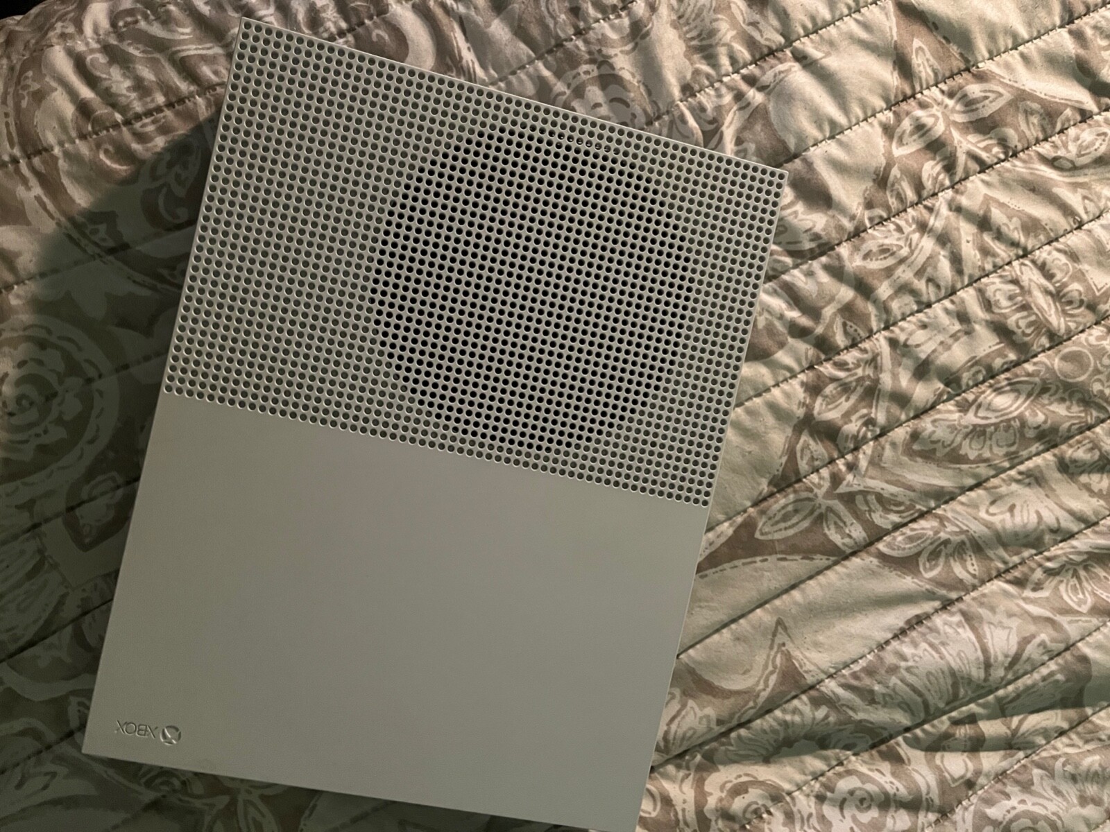 Microsoft Xbox One S 500GB Video Game Console – White (ZQ9-00001). 