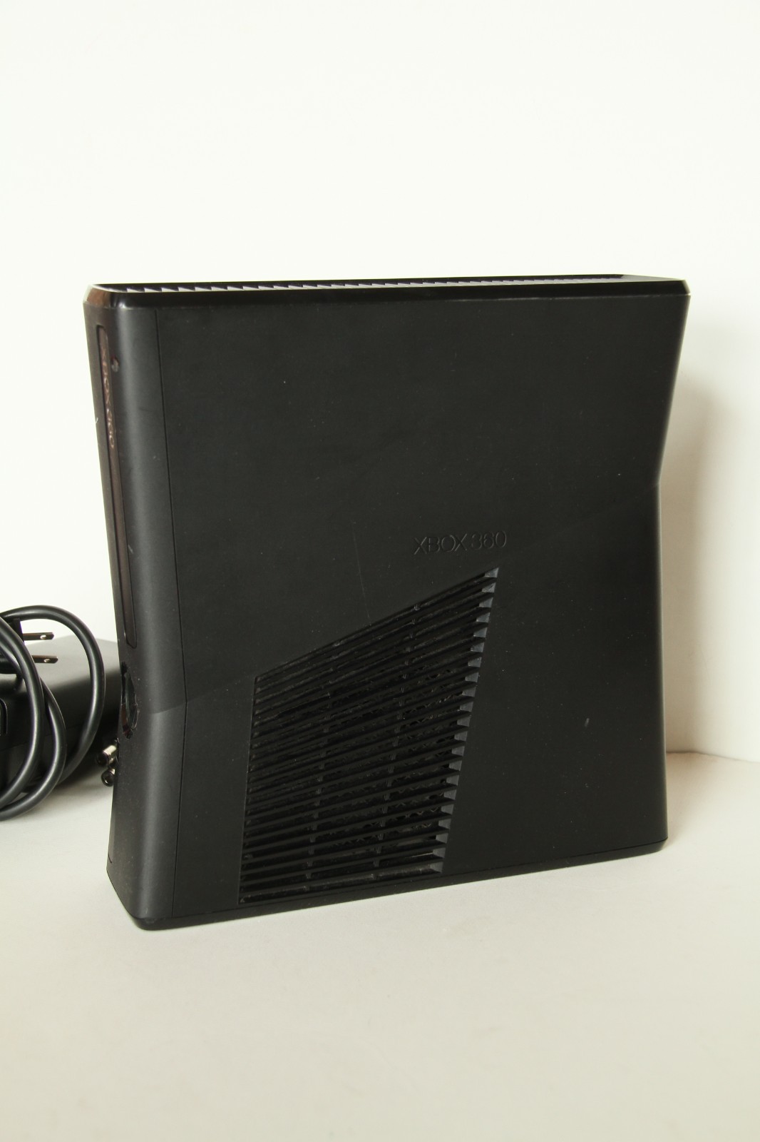 Microsoft Xbox 360 S Console 1439 + Power Supply – Bundle 15 Games Call Of Duty
