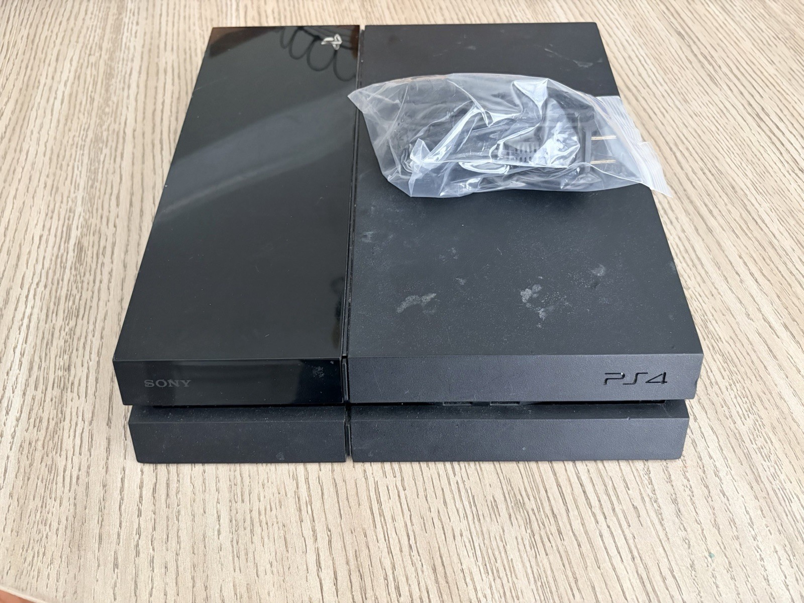 Sony PlayStation 4 PS4 Home Console CUH-1215A Black Wi-Fi HDMI