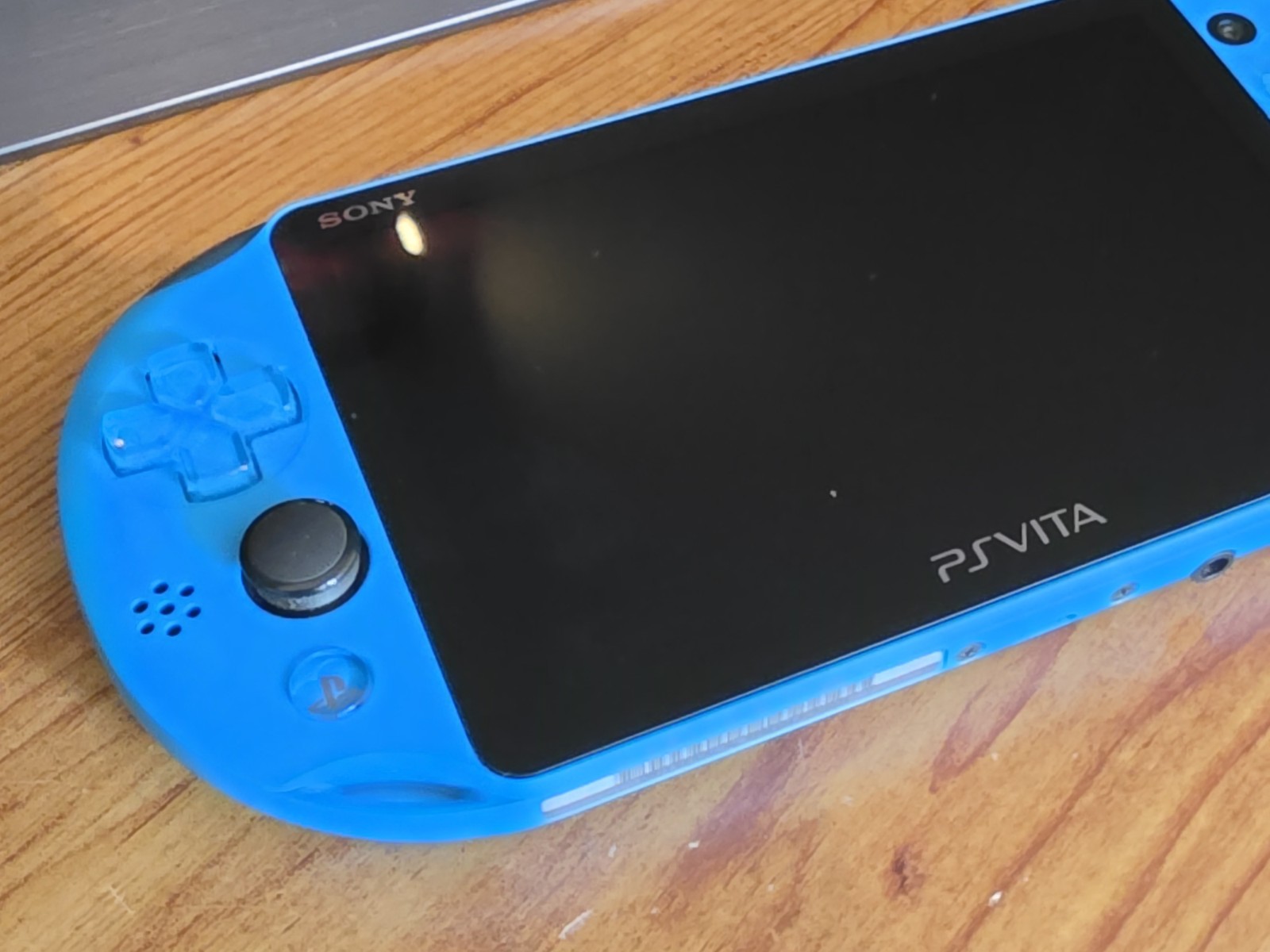 Sony PlayStation Vita PCH-2001 Aqua Blue Wi-Fi 8GB