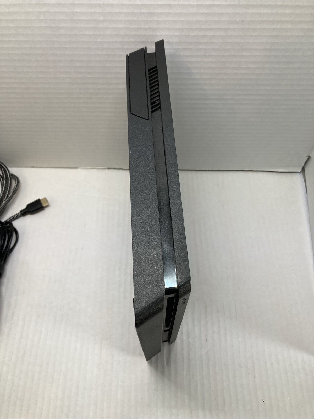 Sony Playstion 4 Slim Blk Console 900gb W/cords & Controller Bundle Tested Works