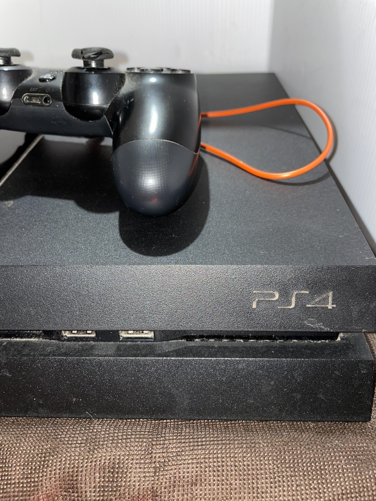 Sony PlayStation 4 500GB Gaming Console – Black cords/ Controller.