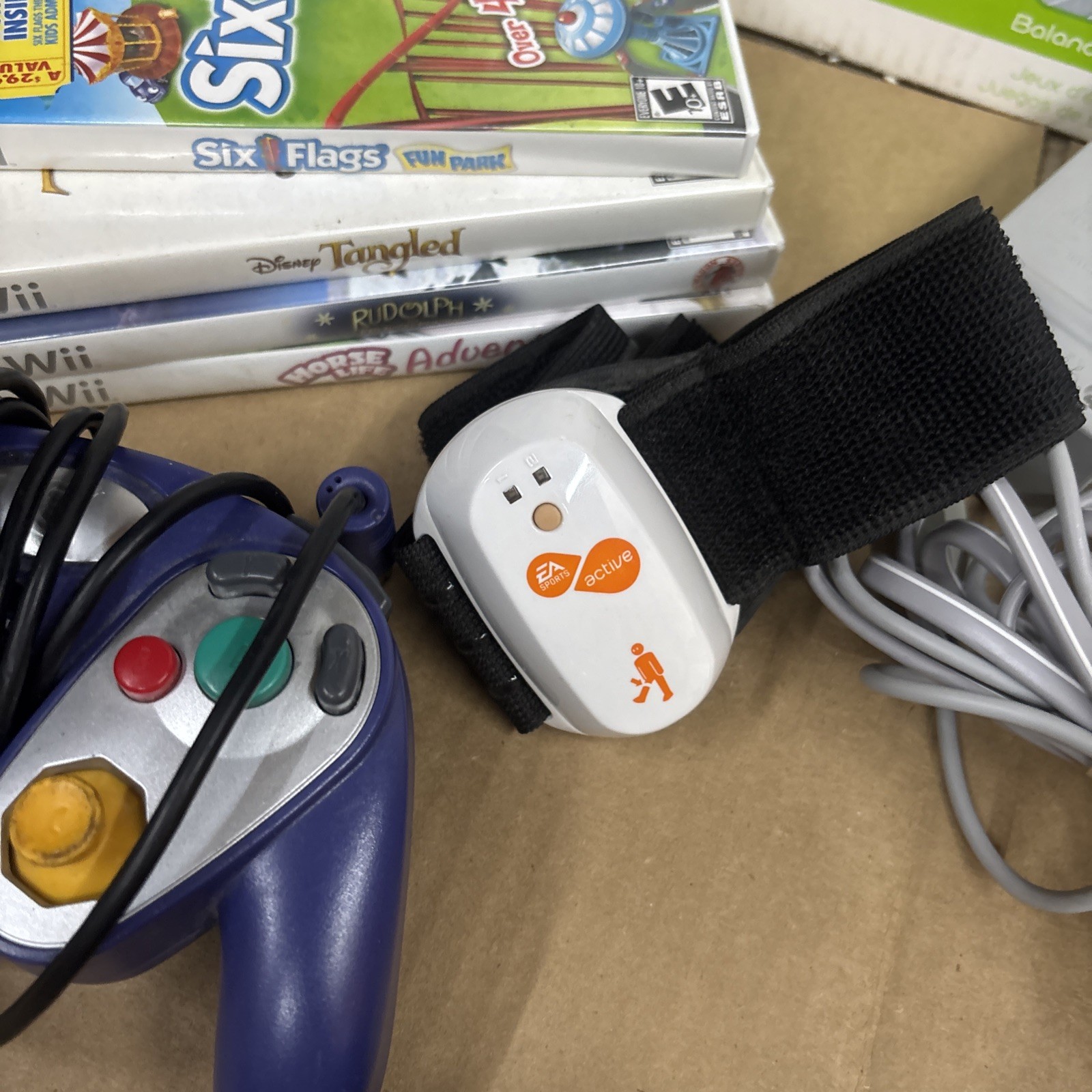 Nintendo Wii RVL-001 512 MB Home Console – White W Games And Controllers Fit