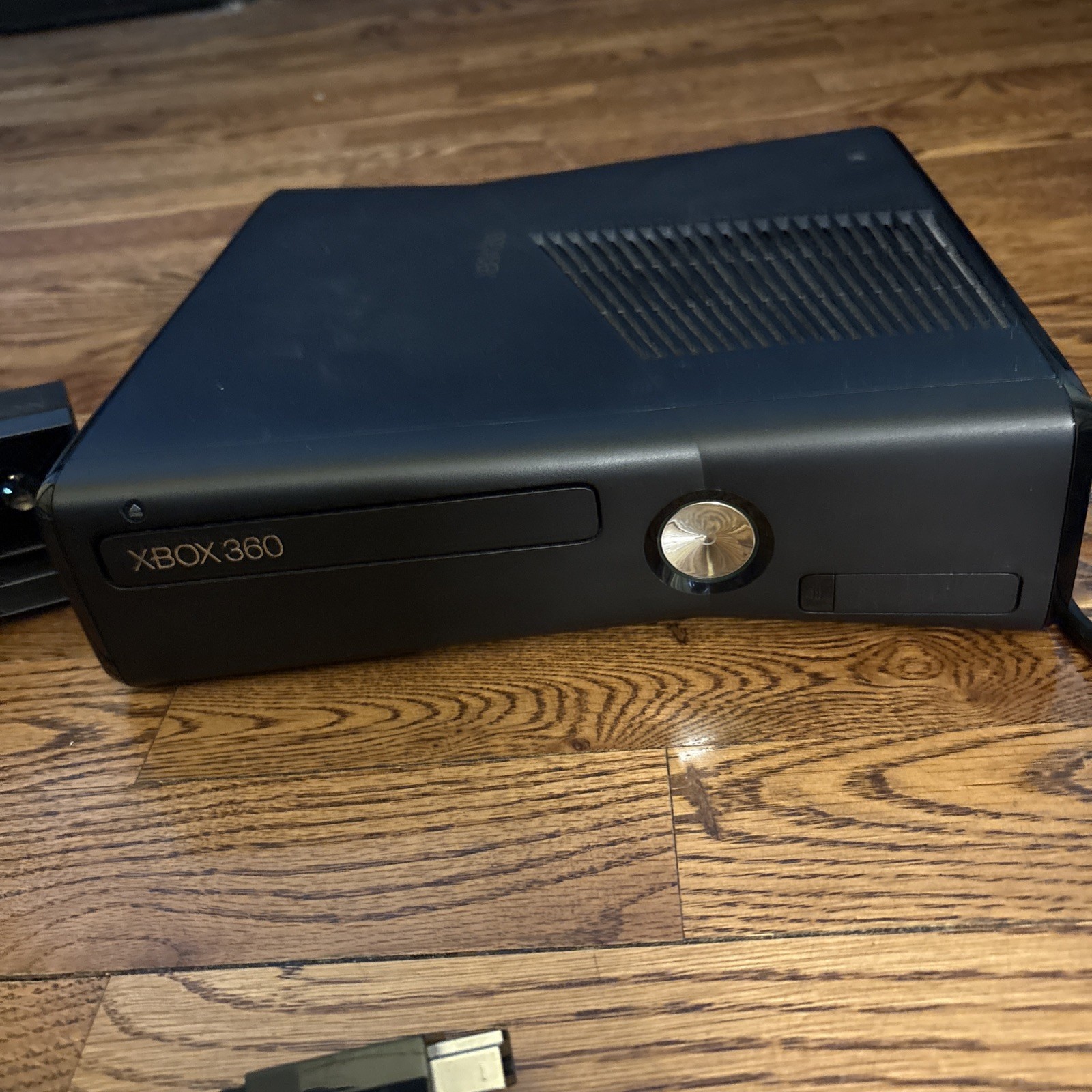 Microsoft Xbox 360 S Console With OEM Power Supply Black (1439) W/Kinect. TESTED