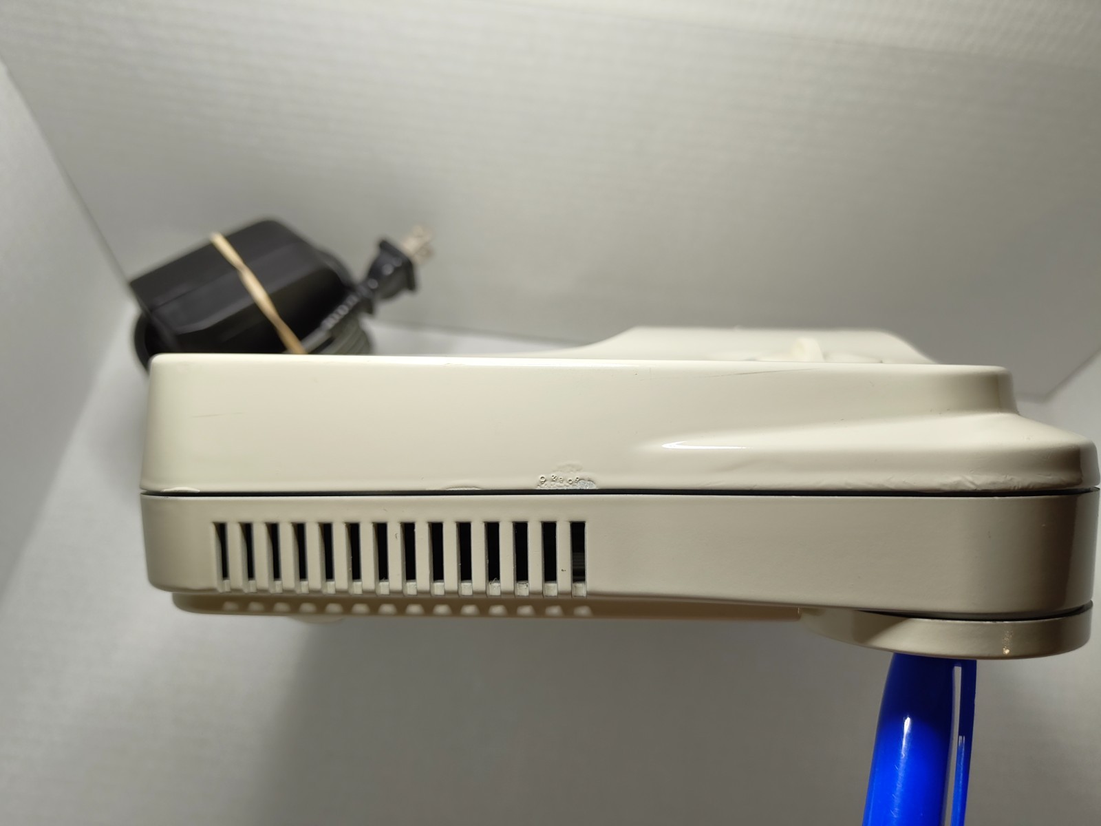 N64 Custom Console (White w/ Blue LED) Model # NUS-001 *CONSOLE/POWER CORD ONLY*