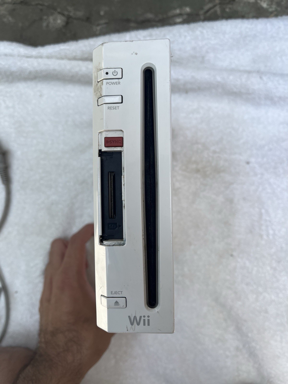 Nintendo Wii RVL-001 512 MB Home Console – White (Turns On No Controller )