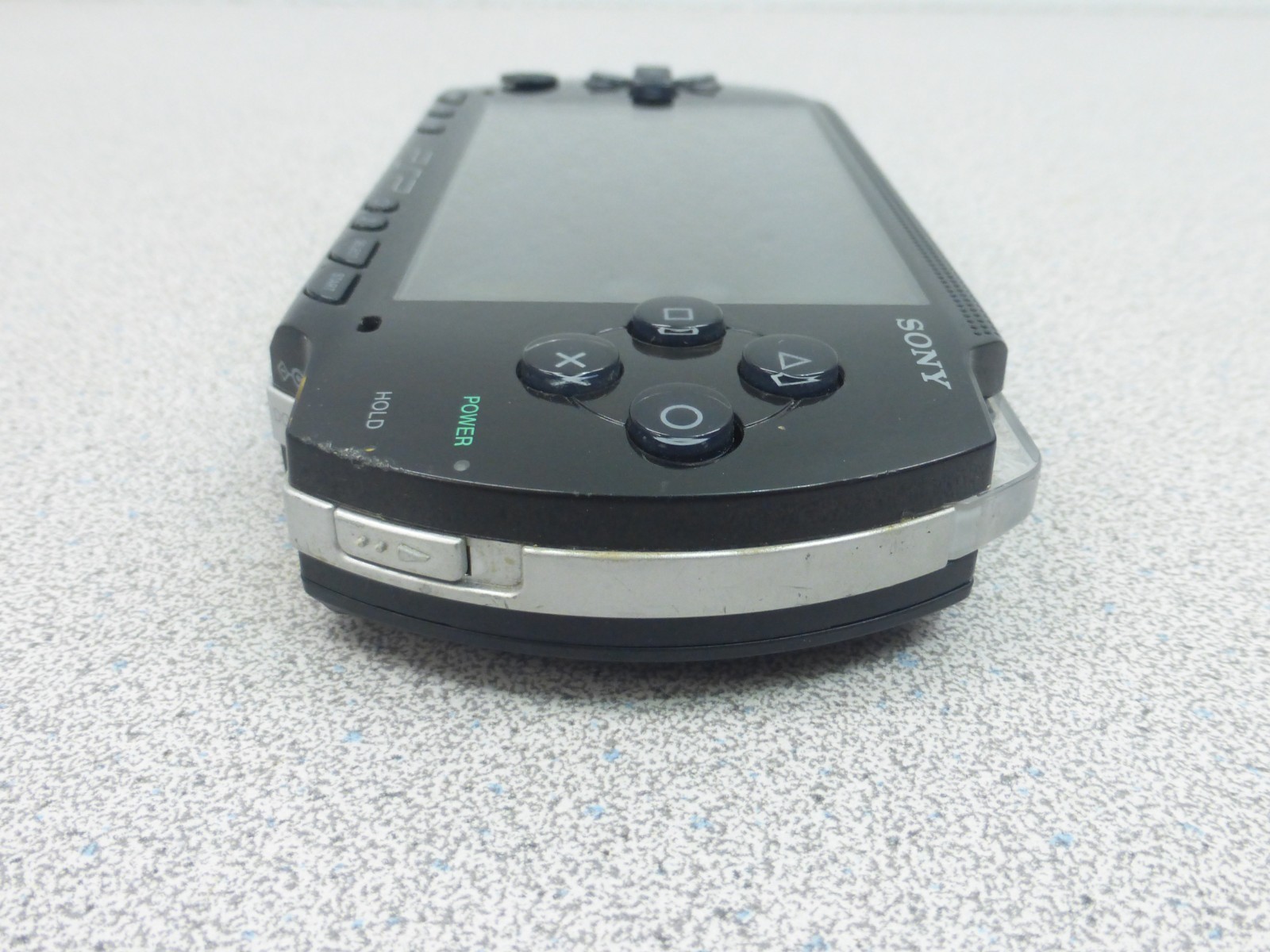 Sony PSP 1001 PARTS or REPAIR – WONT READ GAMES