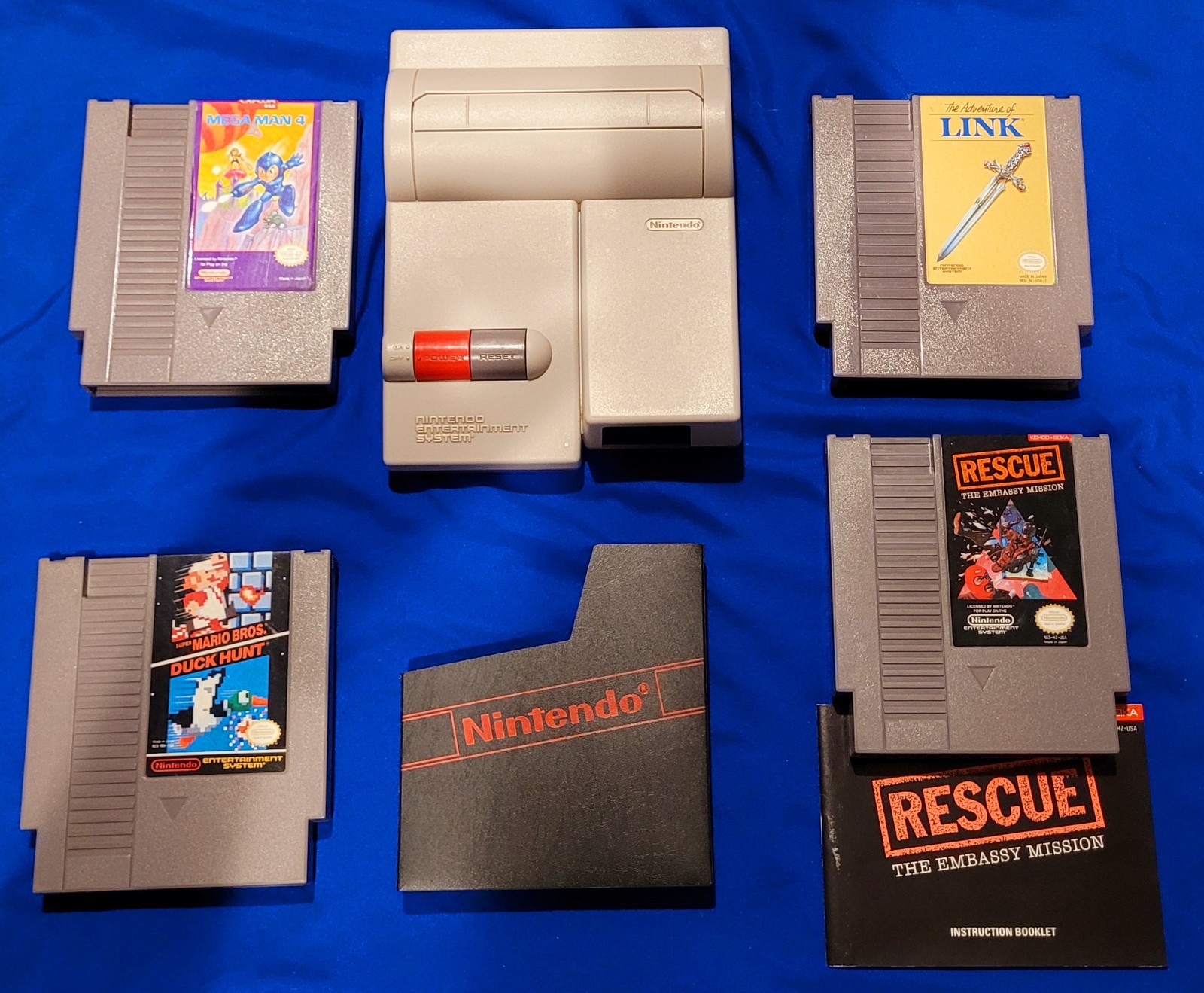 Nintendo Nes Top Loader Console Bundle 4 Games Two Controllers & One Zapper Gun