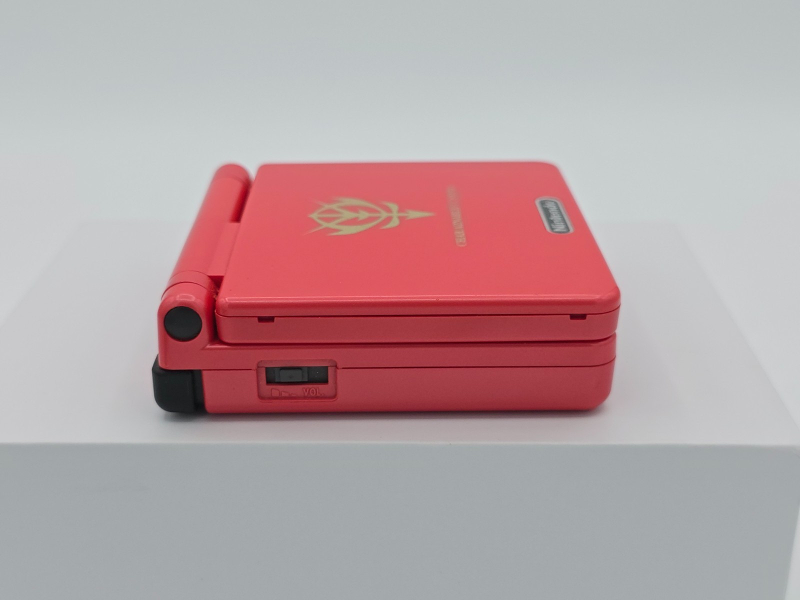 Nintendo Game Boy Advance SP Char’s Custom – GUNDAM Exclusive – Excellent