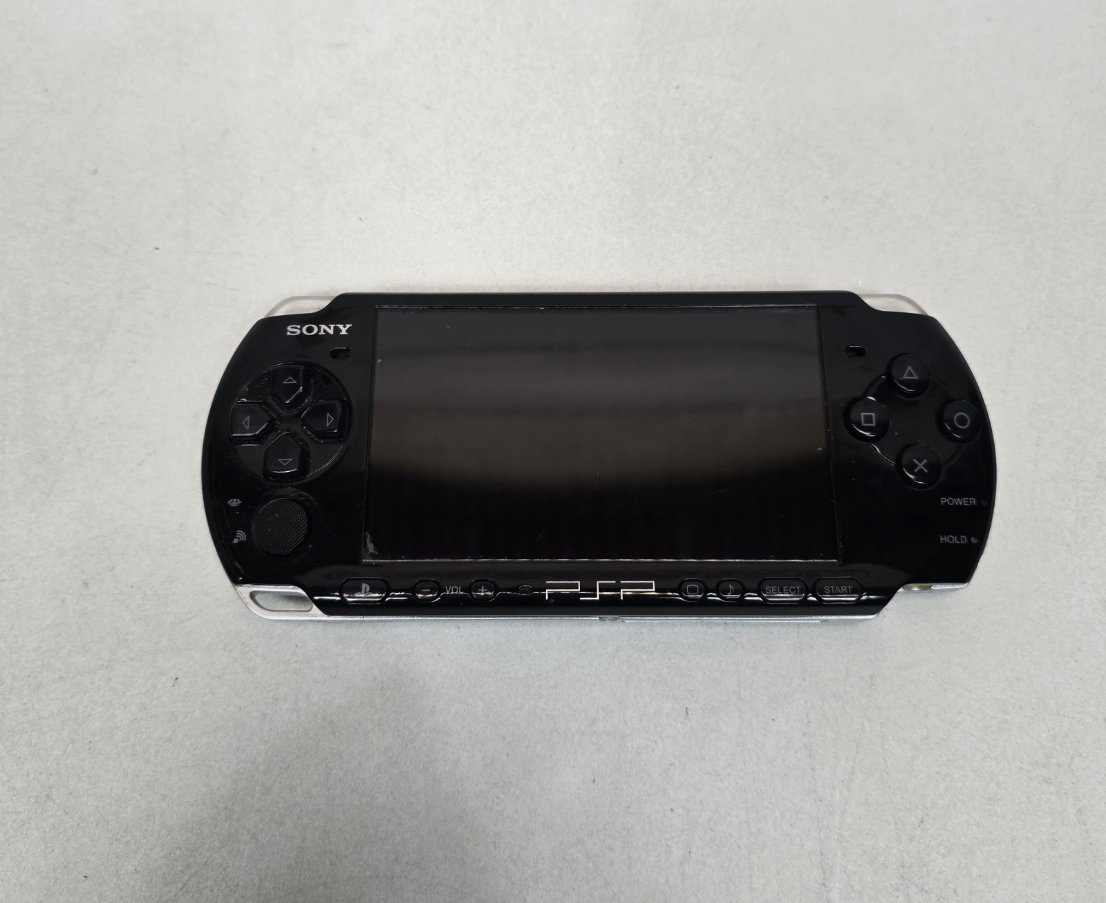 Piano Black Sony PSP 3000 System with Charger + 1gb Memory Card, Tested
