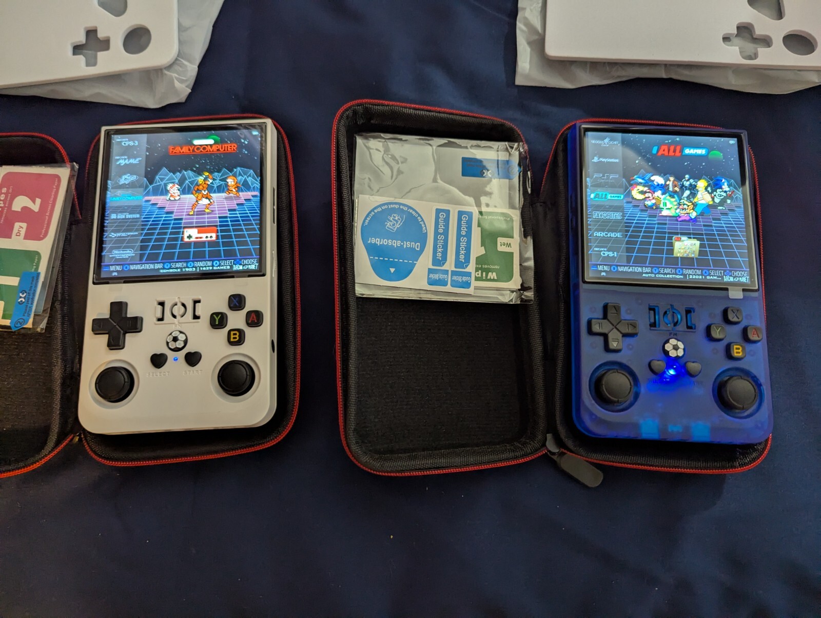 R36 Max 4 Inch IPS Screen Open Source Retro Pocket Handheld Video Game 128GB 22K
