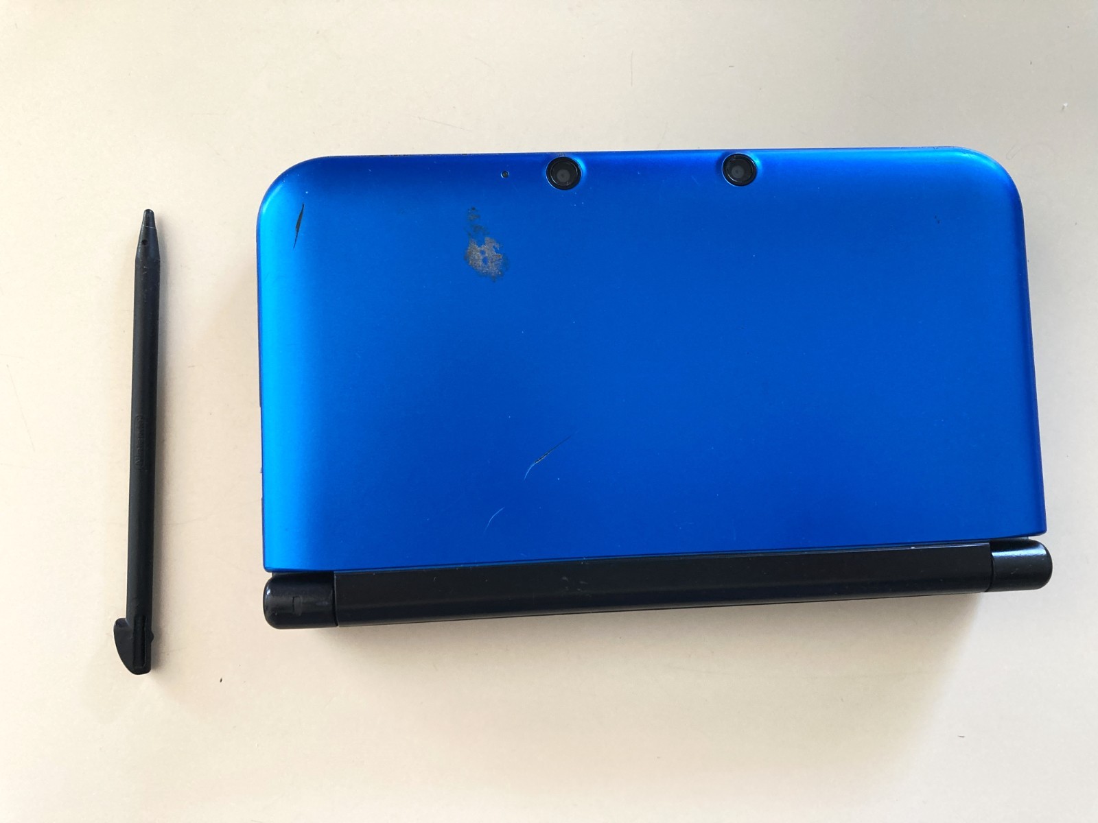 Nintendo 3DS XL With Charger – Manual – Stylus and 2 games – Tested Works