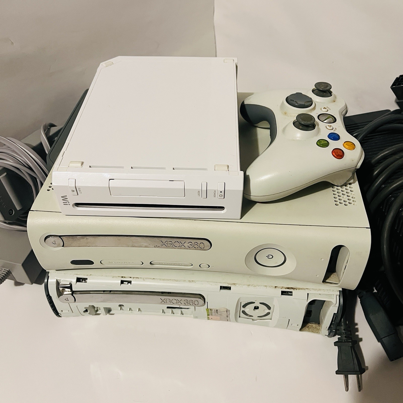 Video Game Console lot Xbox 360 Wii Controllers Power Supply Accessories