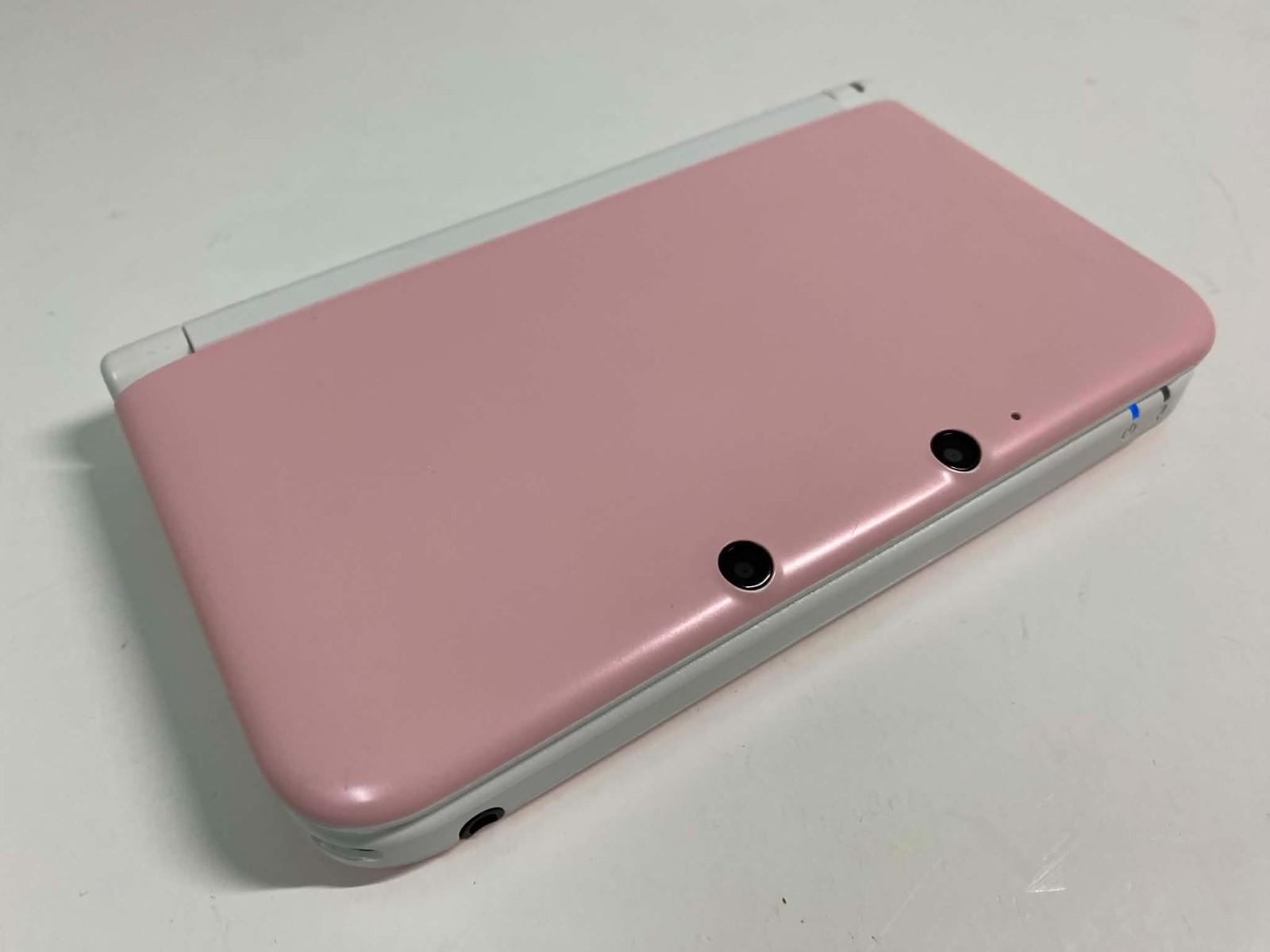 Nintendo 3DS XL Launch Edition White & Pink Handheld System