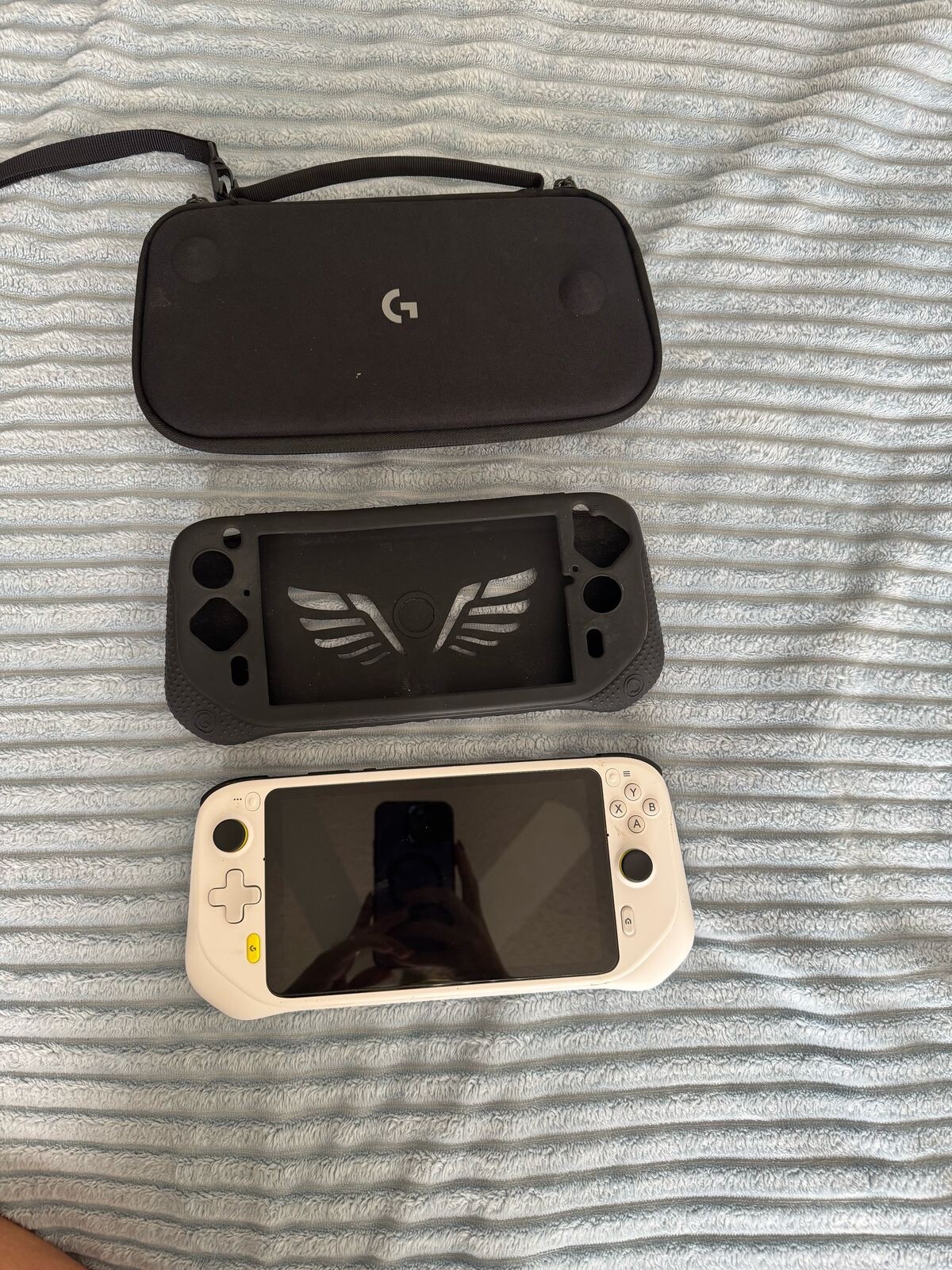 Logitech – G CLOUD Gaming Handheld Console – White