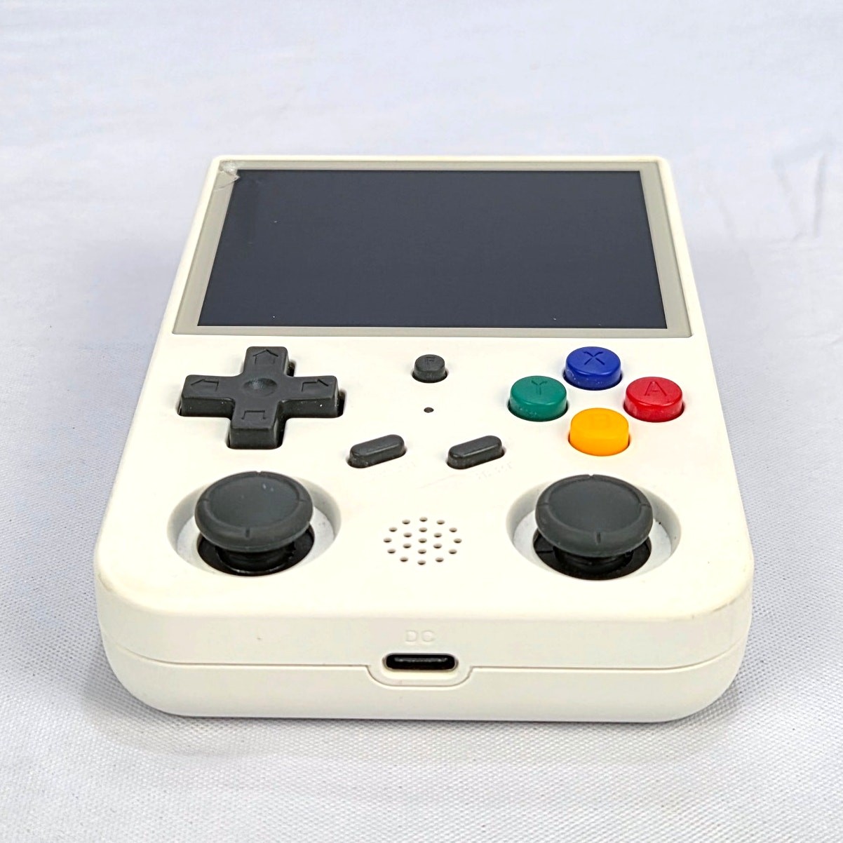 Anbernic RG 353V Android/Linux Retro Handheld Console Very Small Corner Crack