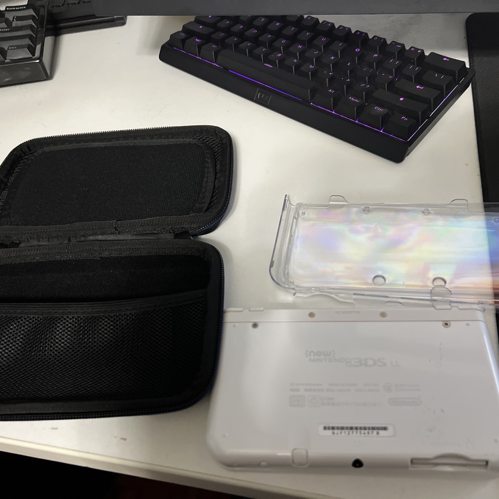 NEAR MINT New 3DS XL Fully Functional Bundle (Region Free/USA Seller)