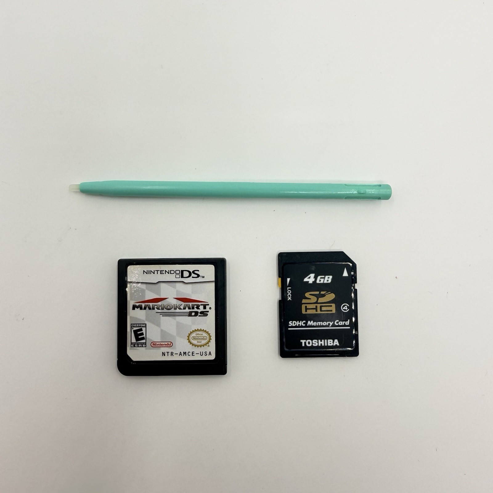 Nintendo 2DS Sea Green Console FTR 001 Mario Kart DS Stylus 4GB SD Tested