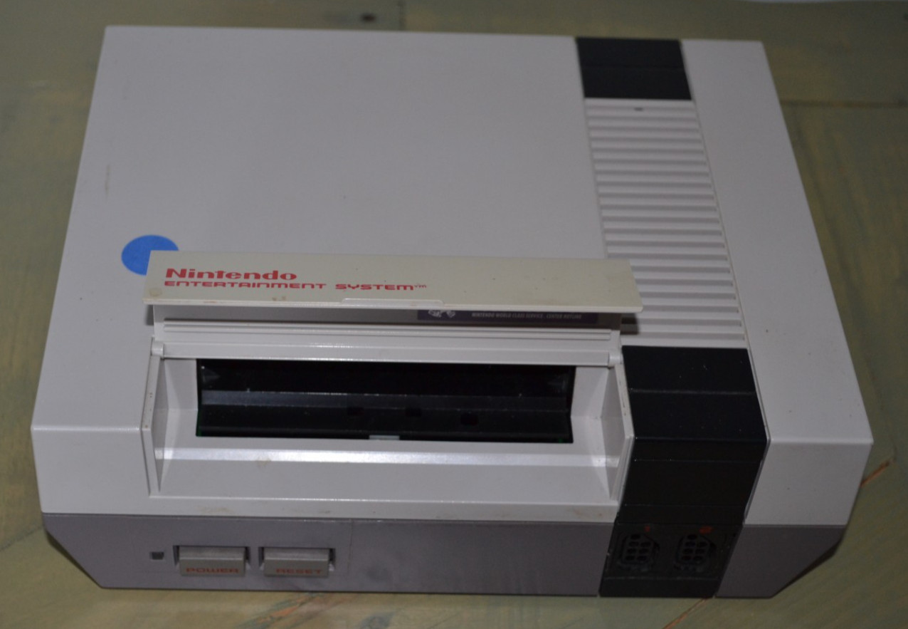 Nintendo NES Action Set Home Console – White/Gray Sold AS-IS