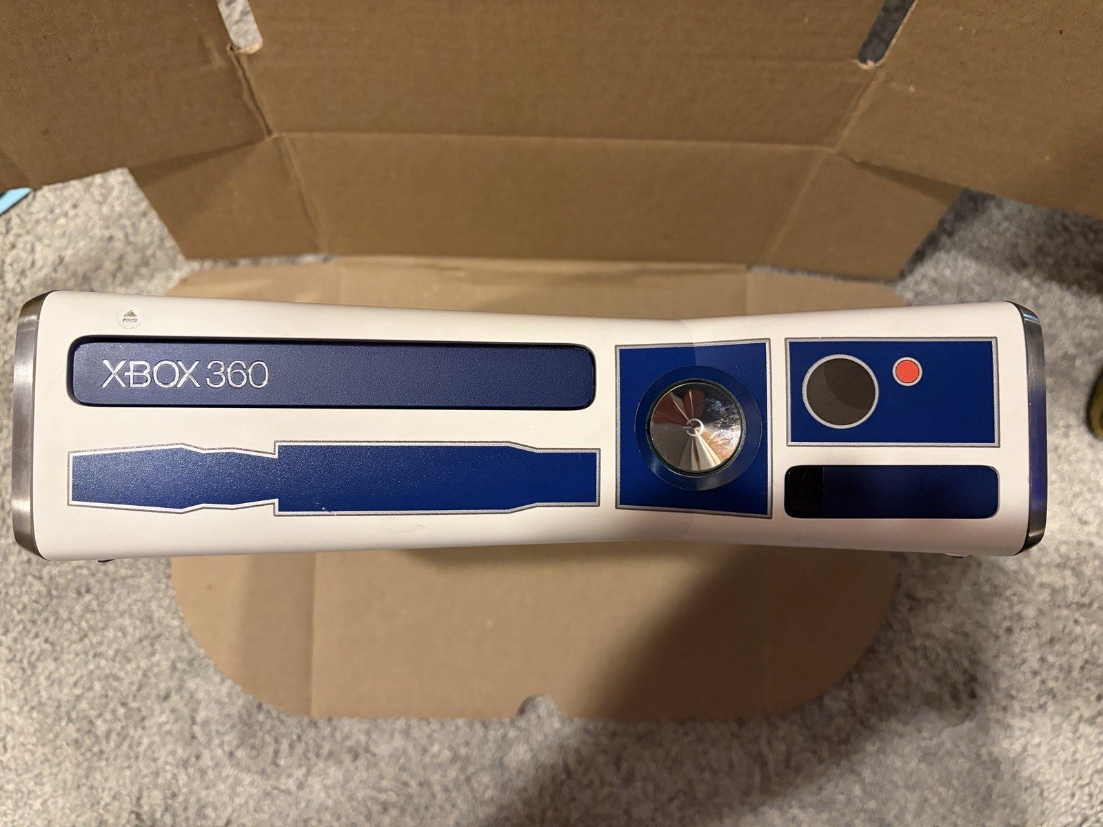 Microsoft Xbox 360 Slim S (320GB) Star Wars Limited Edition R2-D2 Console