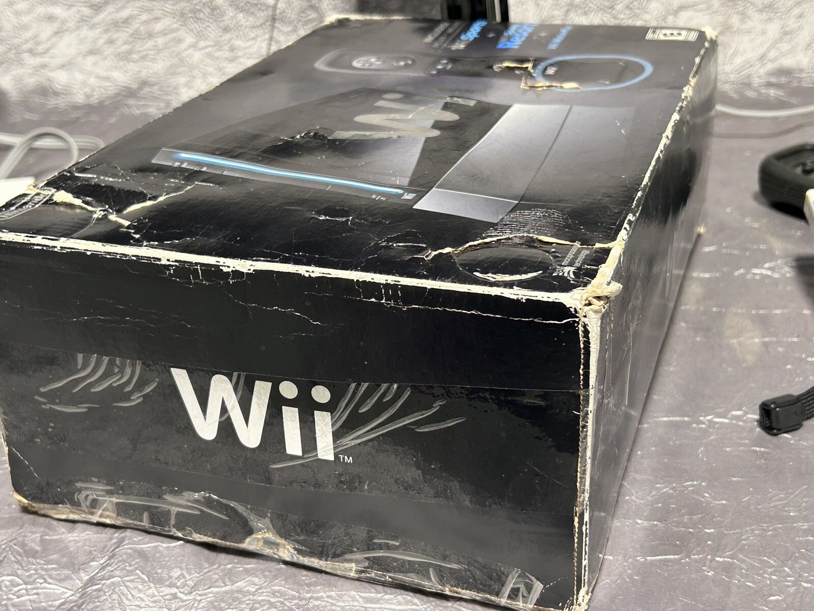 Nintendo Wii Console with Wii Sports + Sports Resort + Motion plus RVLSKRP2