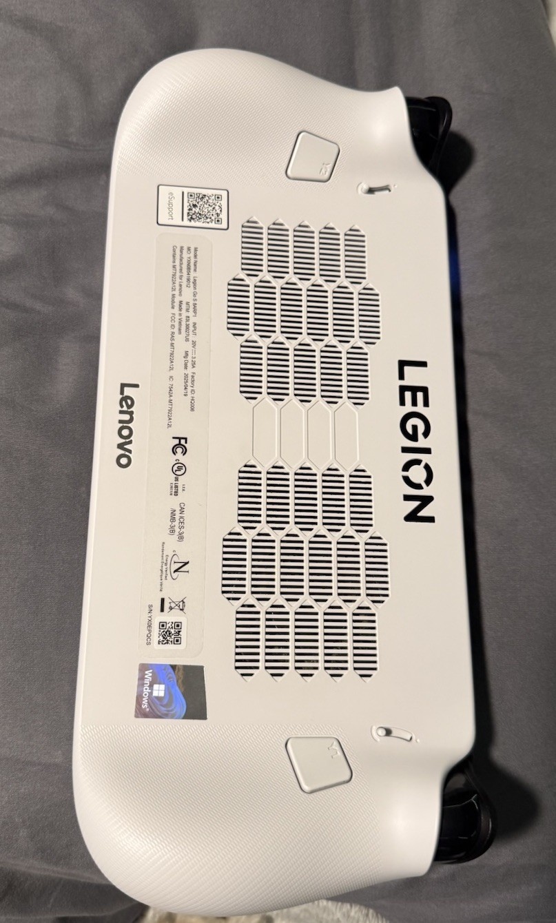 Lenovo Legion Go Handheld System 512GB 2560×1600 Wi-Fi USB-C w/65W Charger