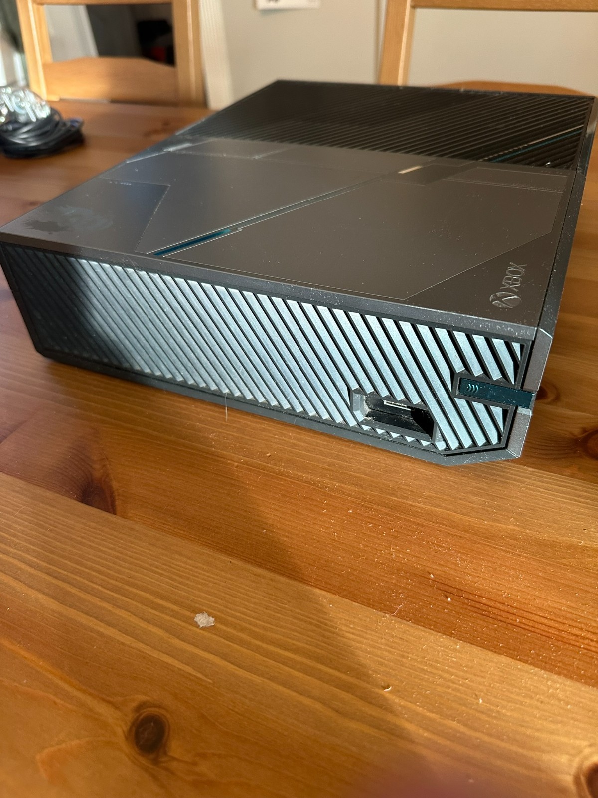 Xbox One Halo 5: Guardians Limited Edition 1TB (TESTED + wired controller)