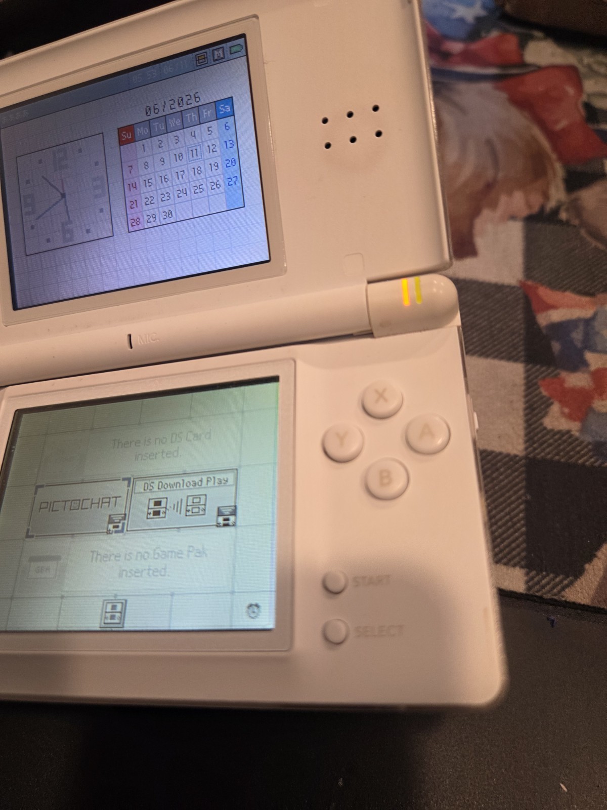 Nintendo DS Lite USG-001 JPN White Handheld Console Stylus Only Bad Hinge