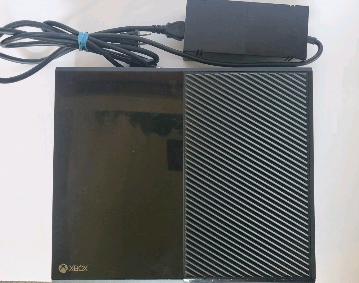 Microsoft Xbox One 500GB Console w/Power TESTED!