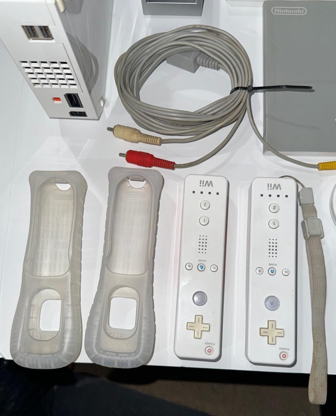 Nintendo Wii Console RVL-001 USA Games Controllers 003 / 005 – Check It Out!