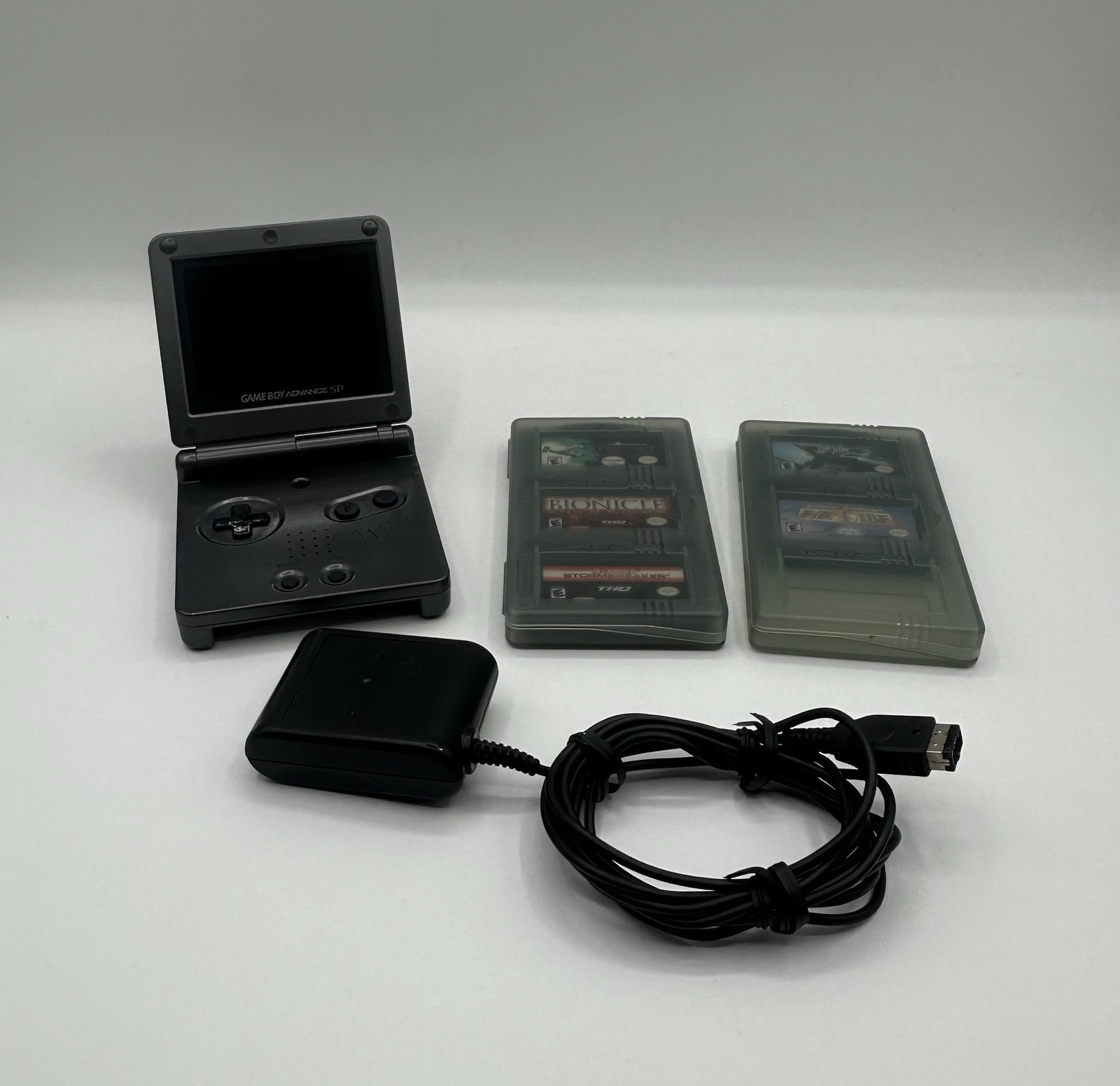 Nintendo Game Boy Advance SP Graphite Black System AGS-101 w/ Charger & 5 Games