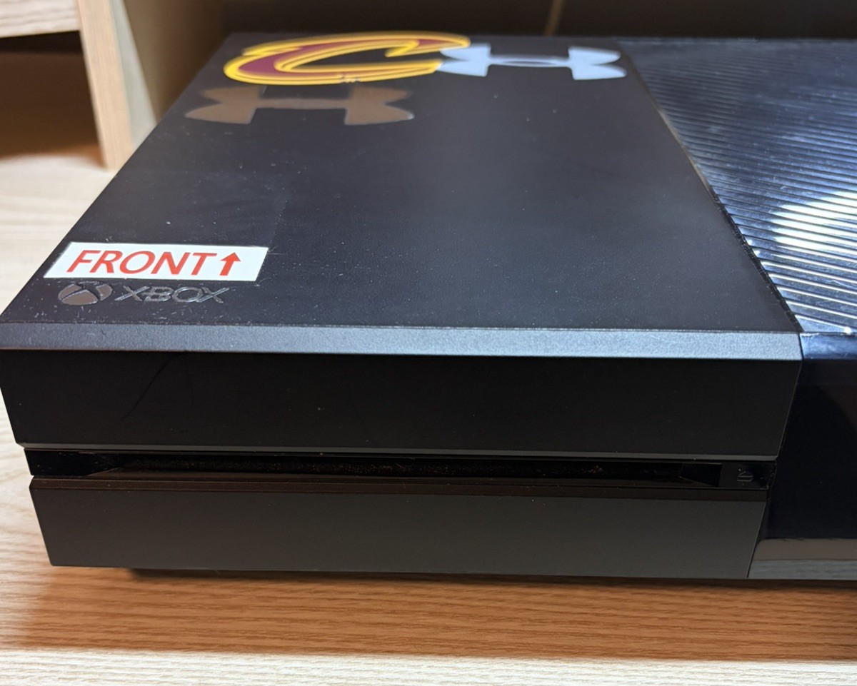 Microsoft Xbox One 1540 Console With 1 Controller